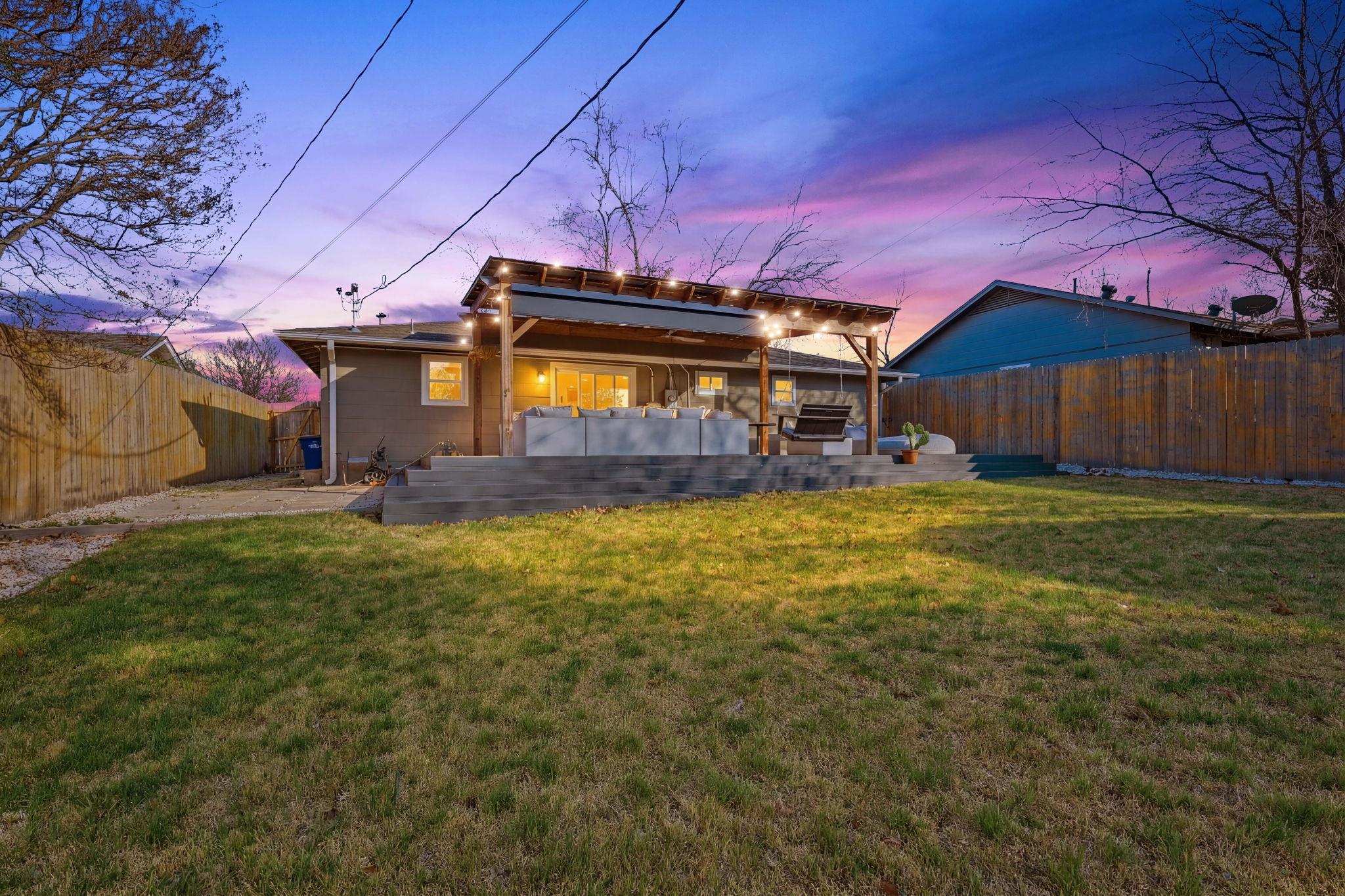 2612 Little John LN, Austin, TX 78704