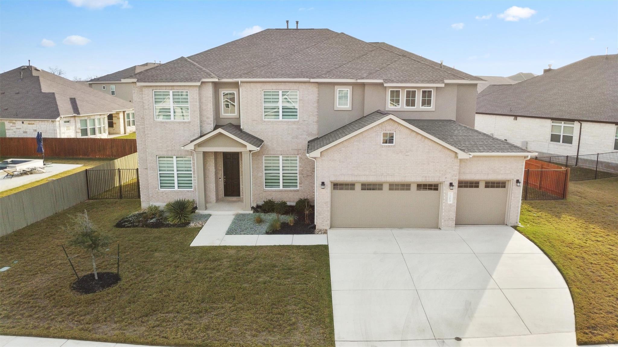 213 Great Lawn BND, Liberty Hill, TX 78642