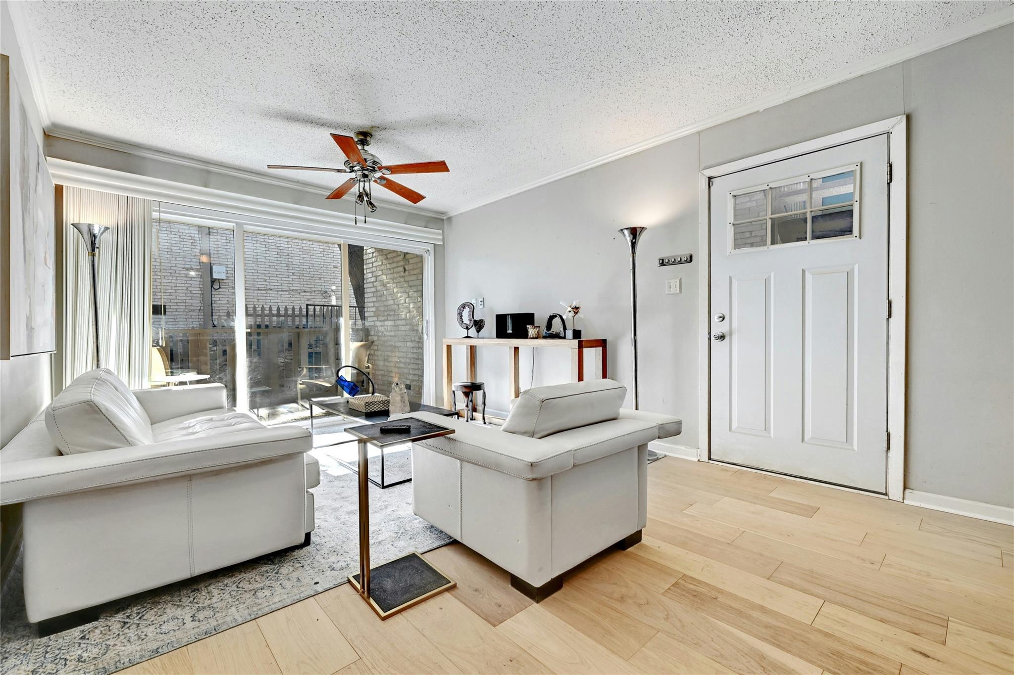 1304 Summit ST #101, Austin, TX 78741