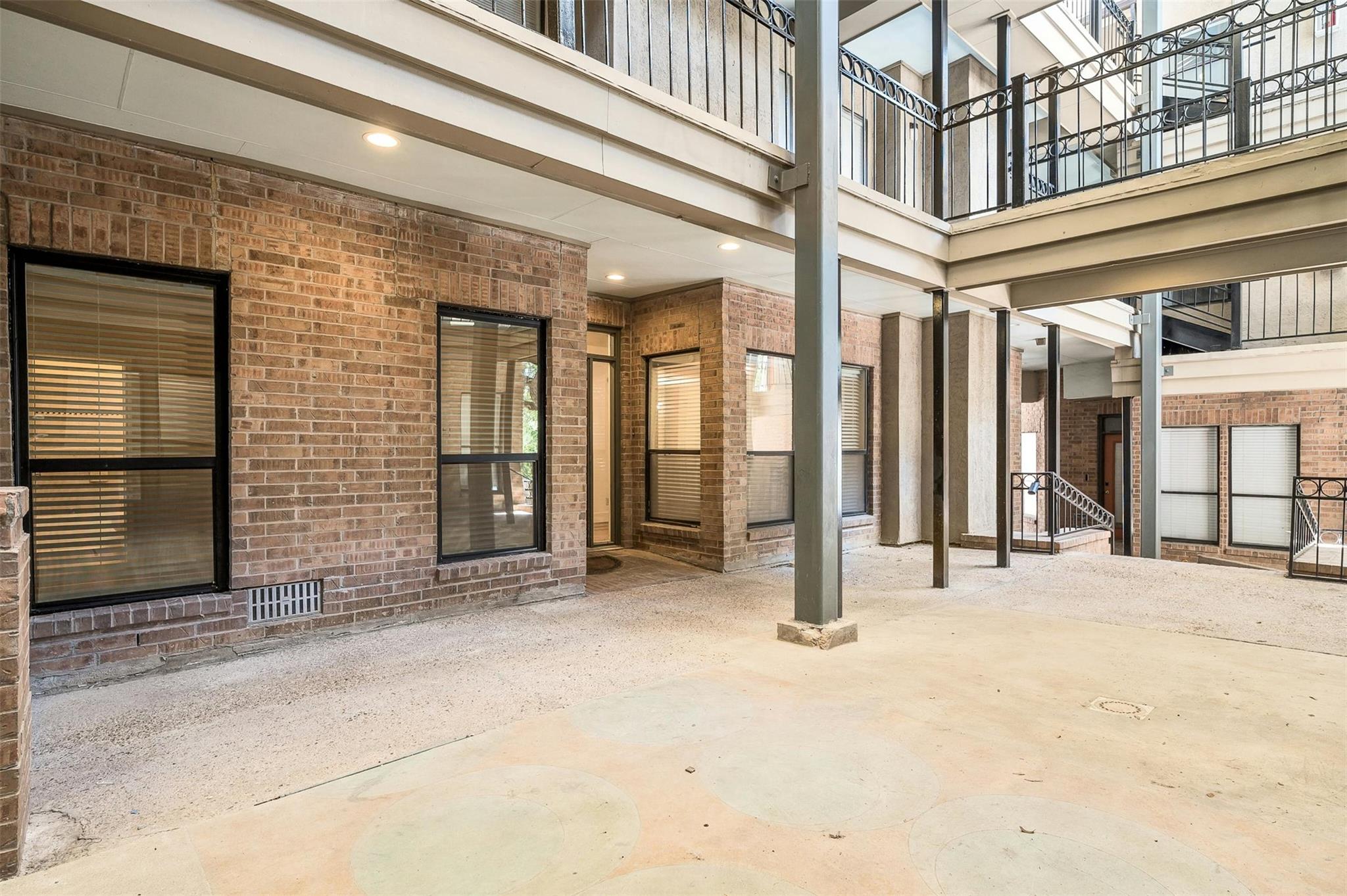 1910 Robbins PL #105, Austin, TX 78705
