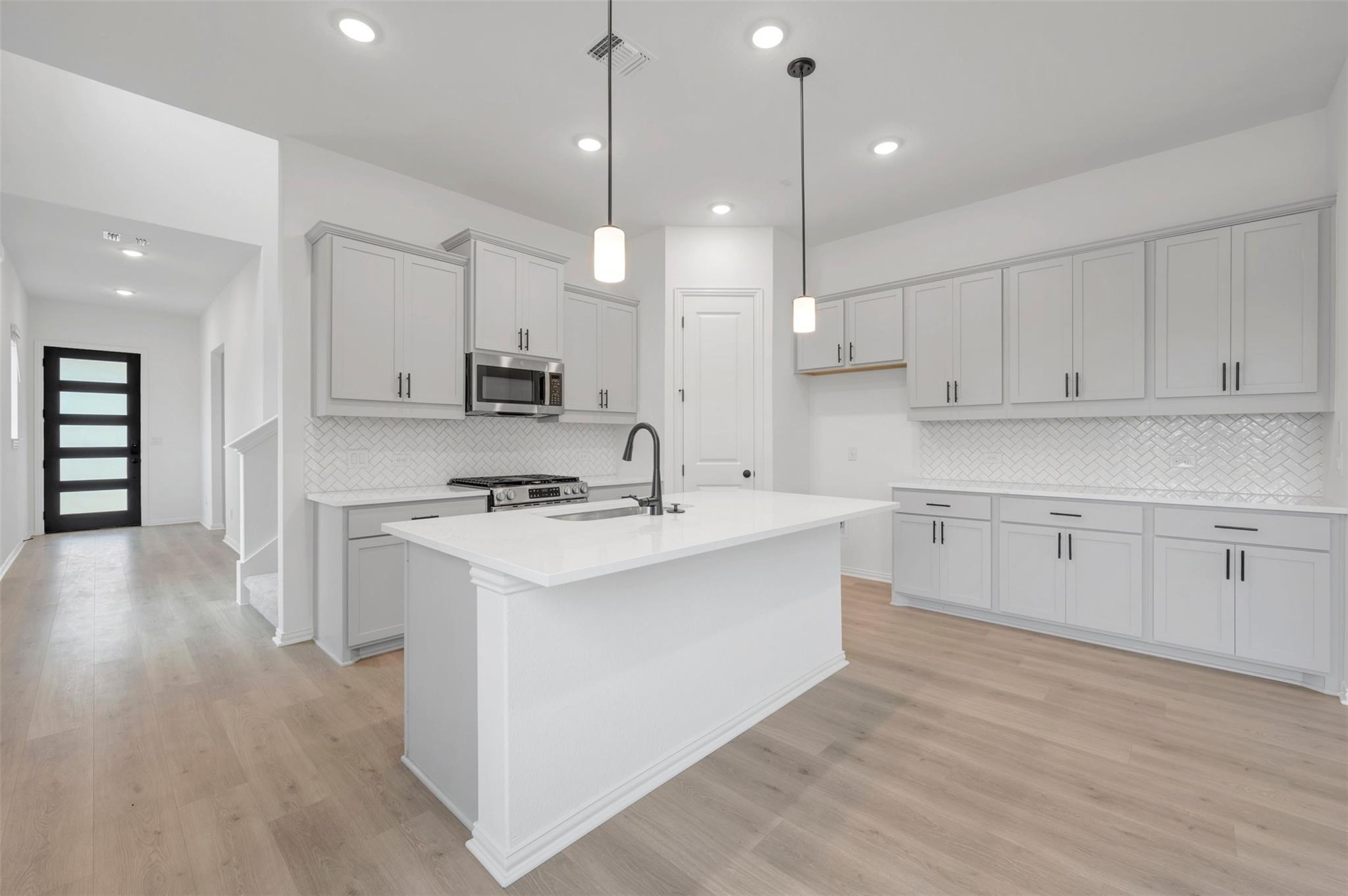564 Darley Oak DR, Dripping Springs, TX 78620