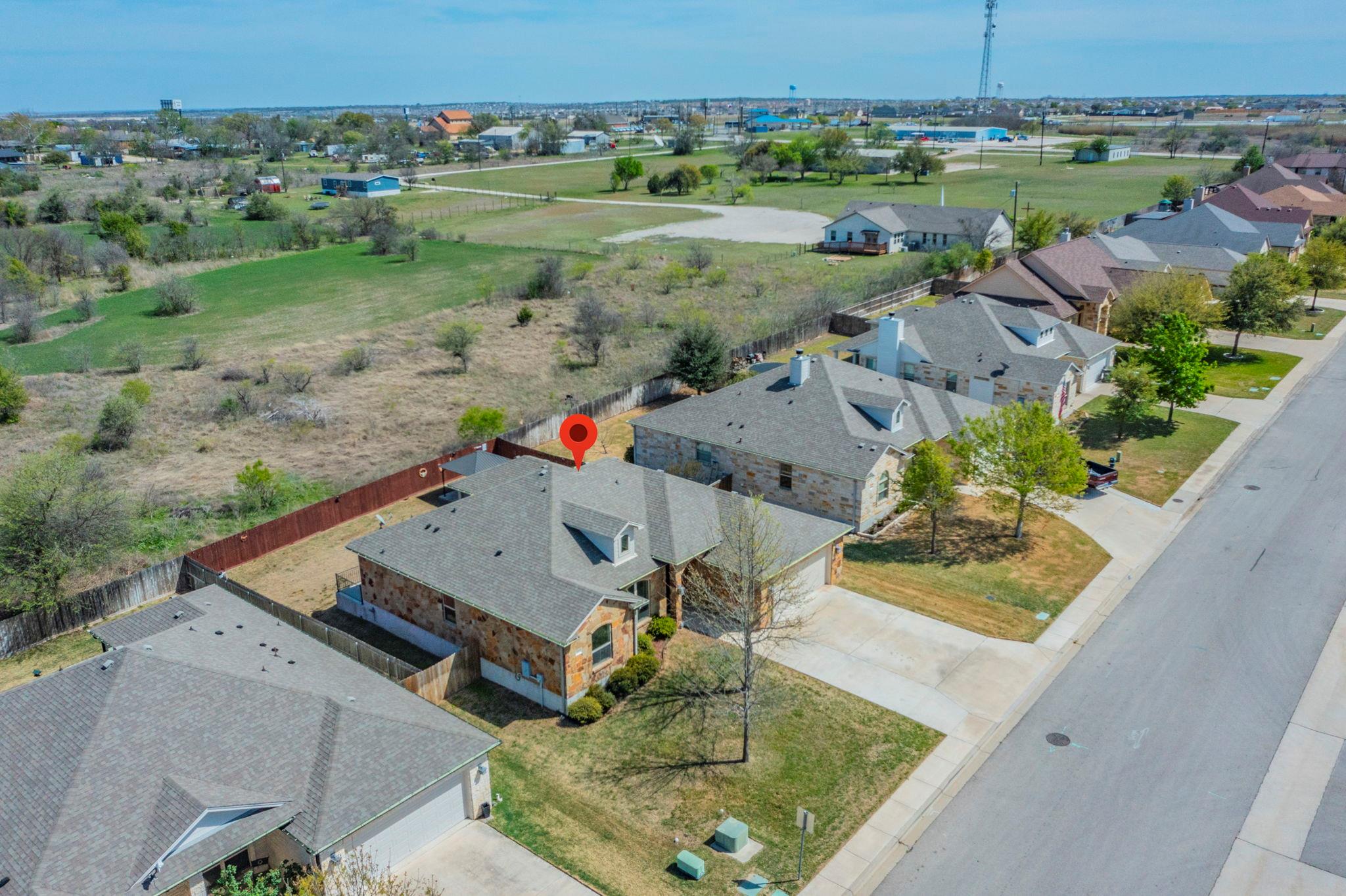 300 Magan LN, Jarrell, TX 76537