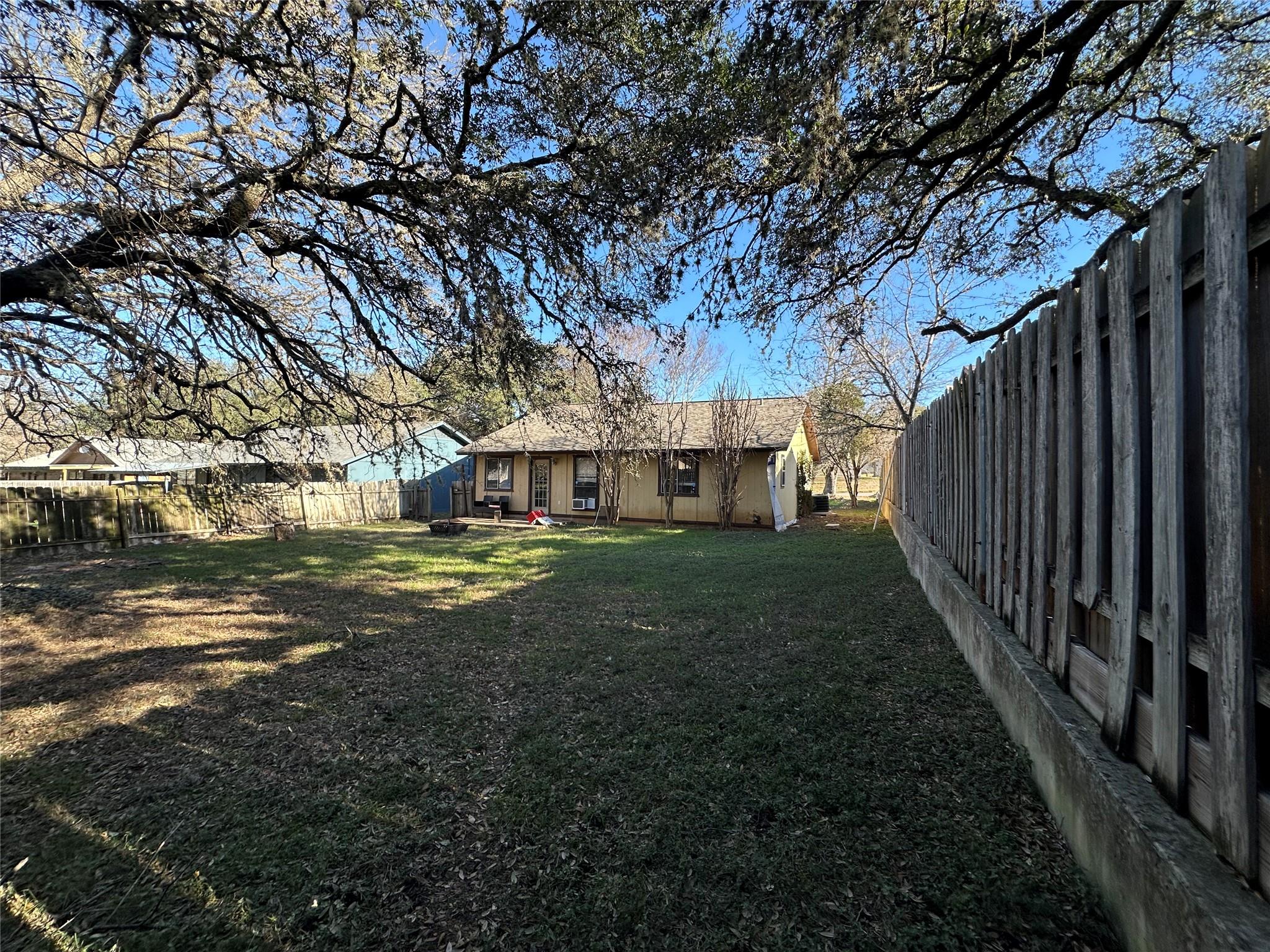 2025 Castle Gate CIR, San Marcos, TX 78666