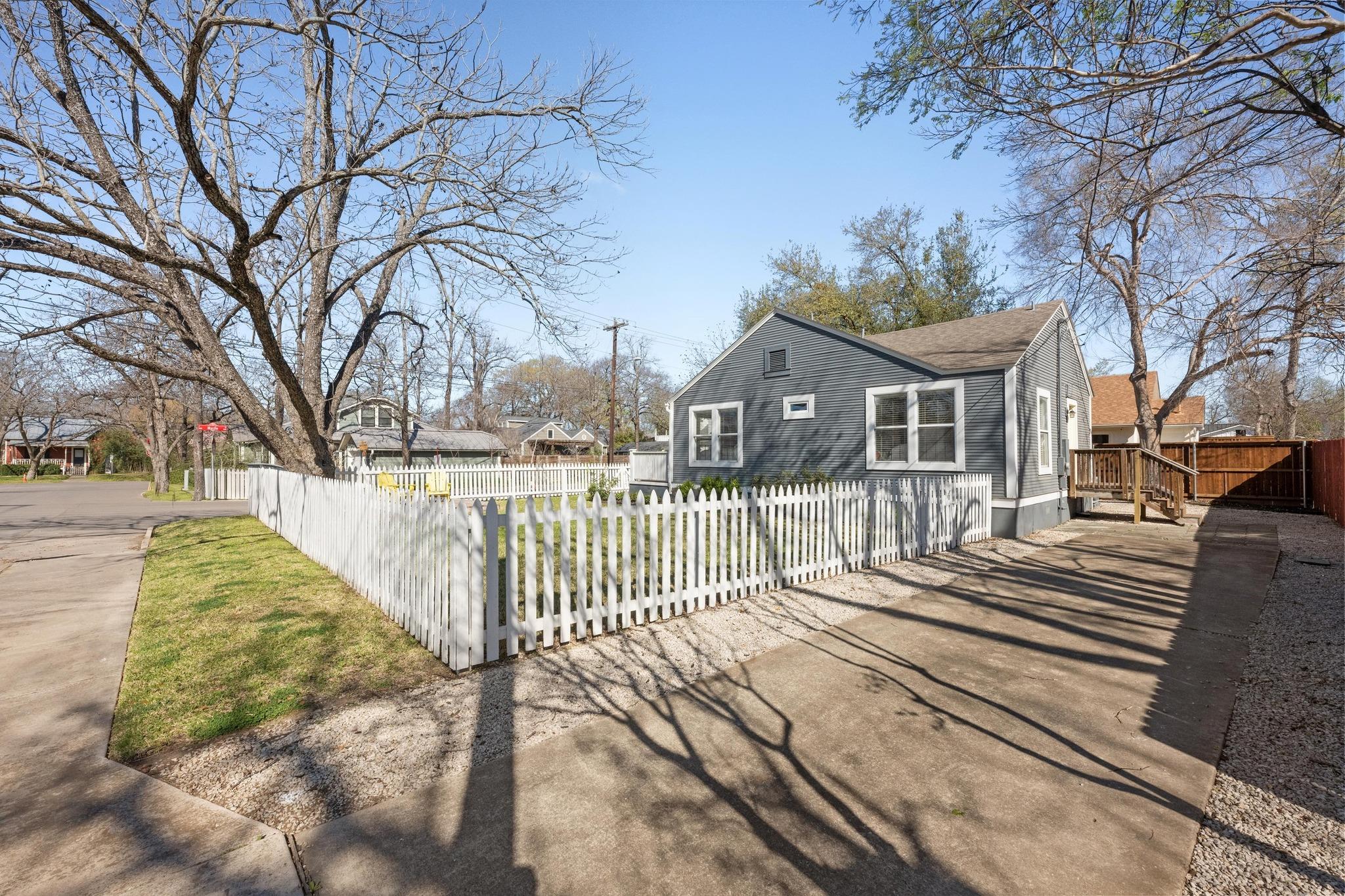 1407 S Myrtle ST, Georgetown, TX 78626