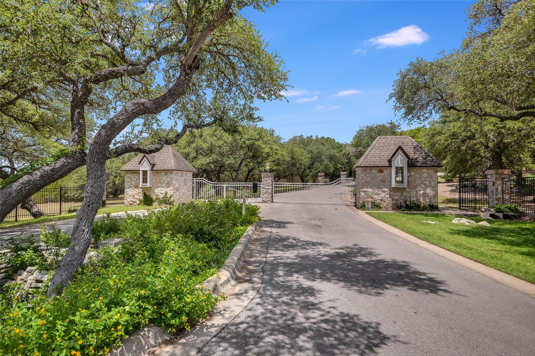 8611 Young LN, Austin, TX 78737