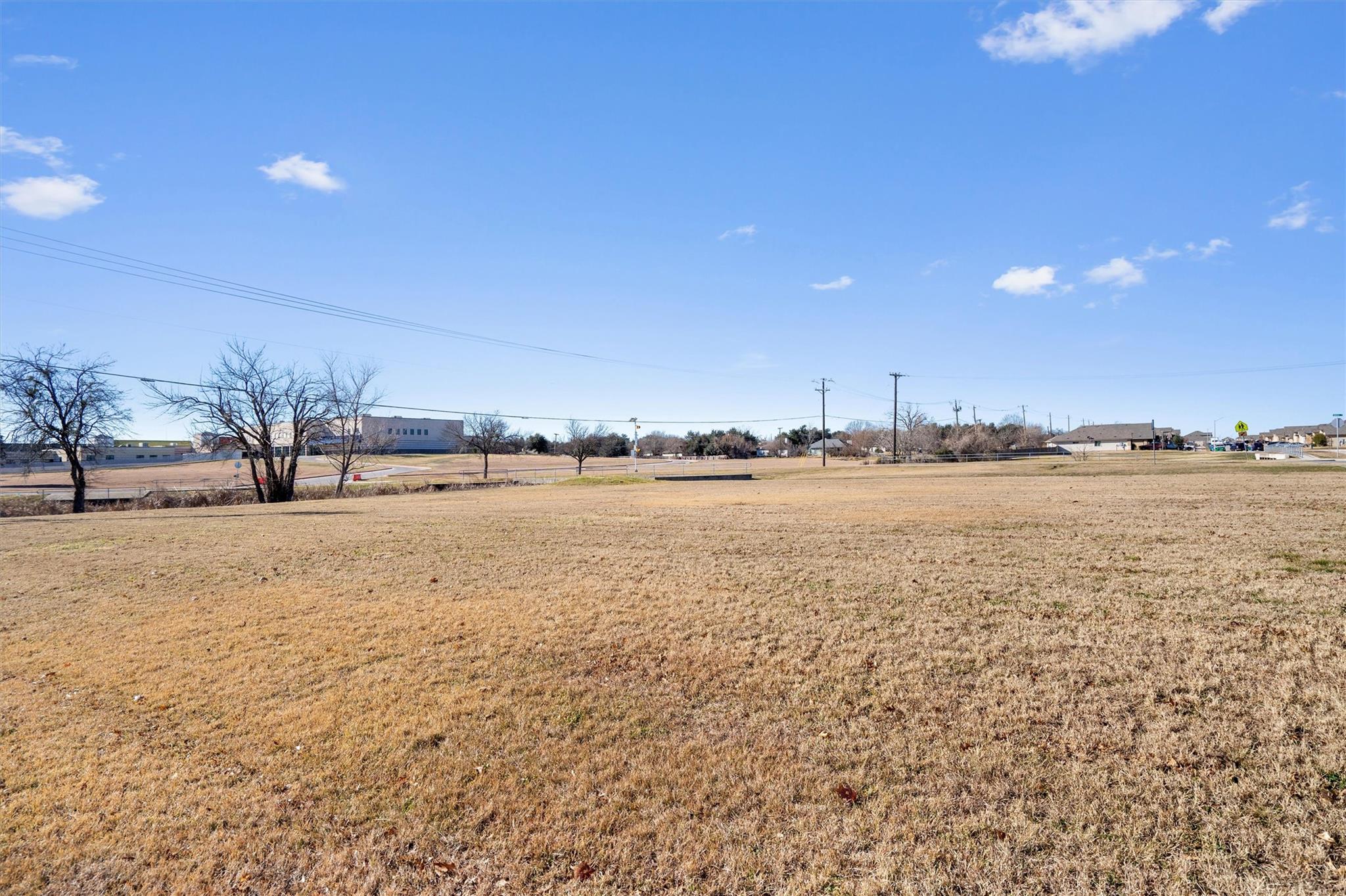 3949 Pinehurst DR, Taylor, TX 76574