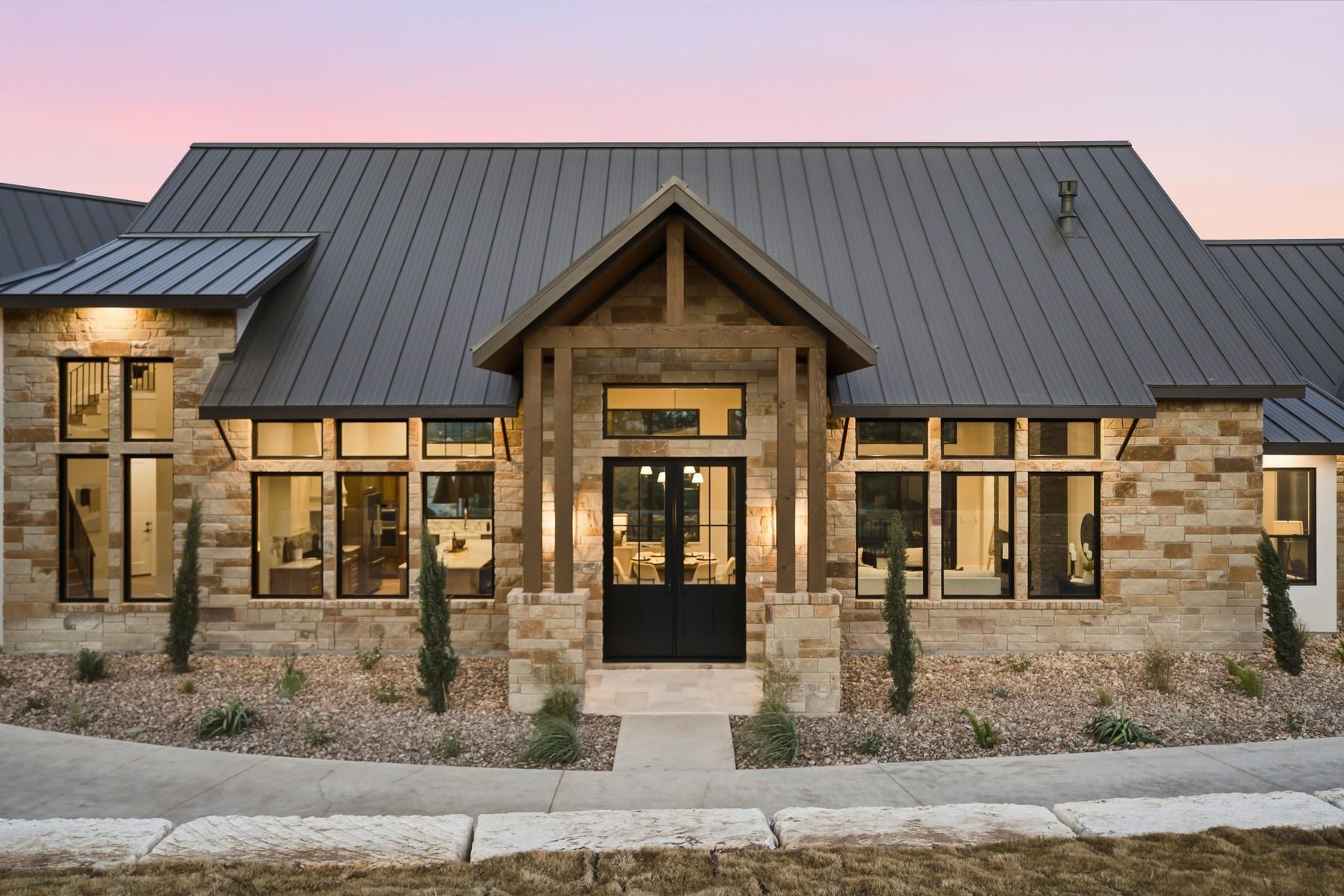 1300 Saddlebrook Canyon CT, Spicewood, TX 78669