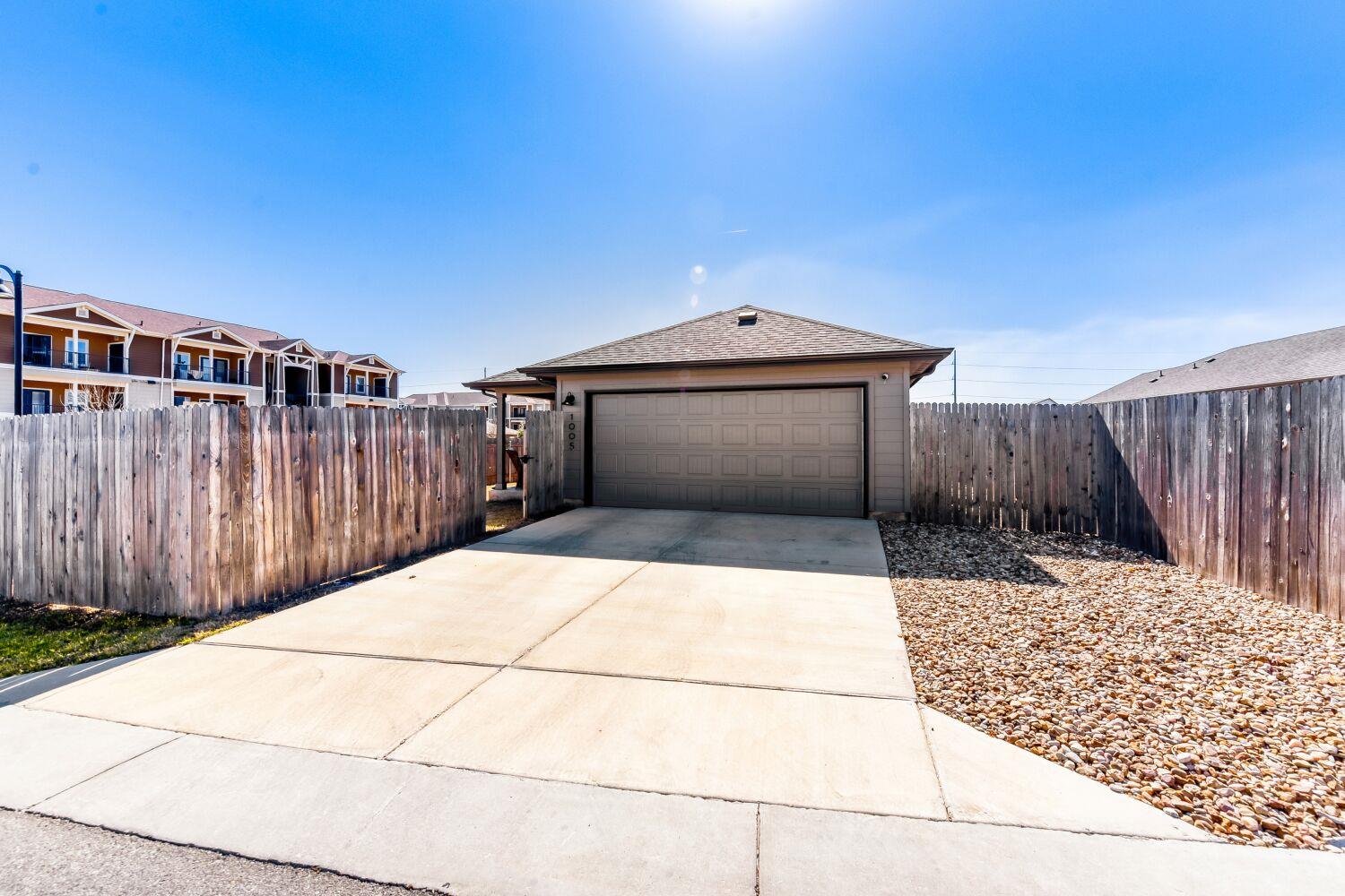 1005 Main ST, Hutto, TX 78634