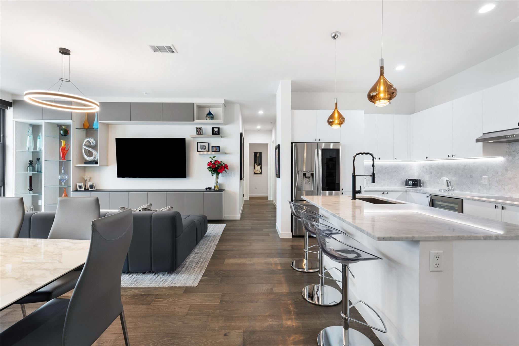 800 Embassy DR #605, Austin, TX 78702