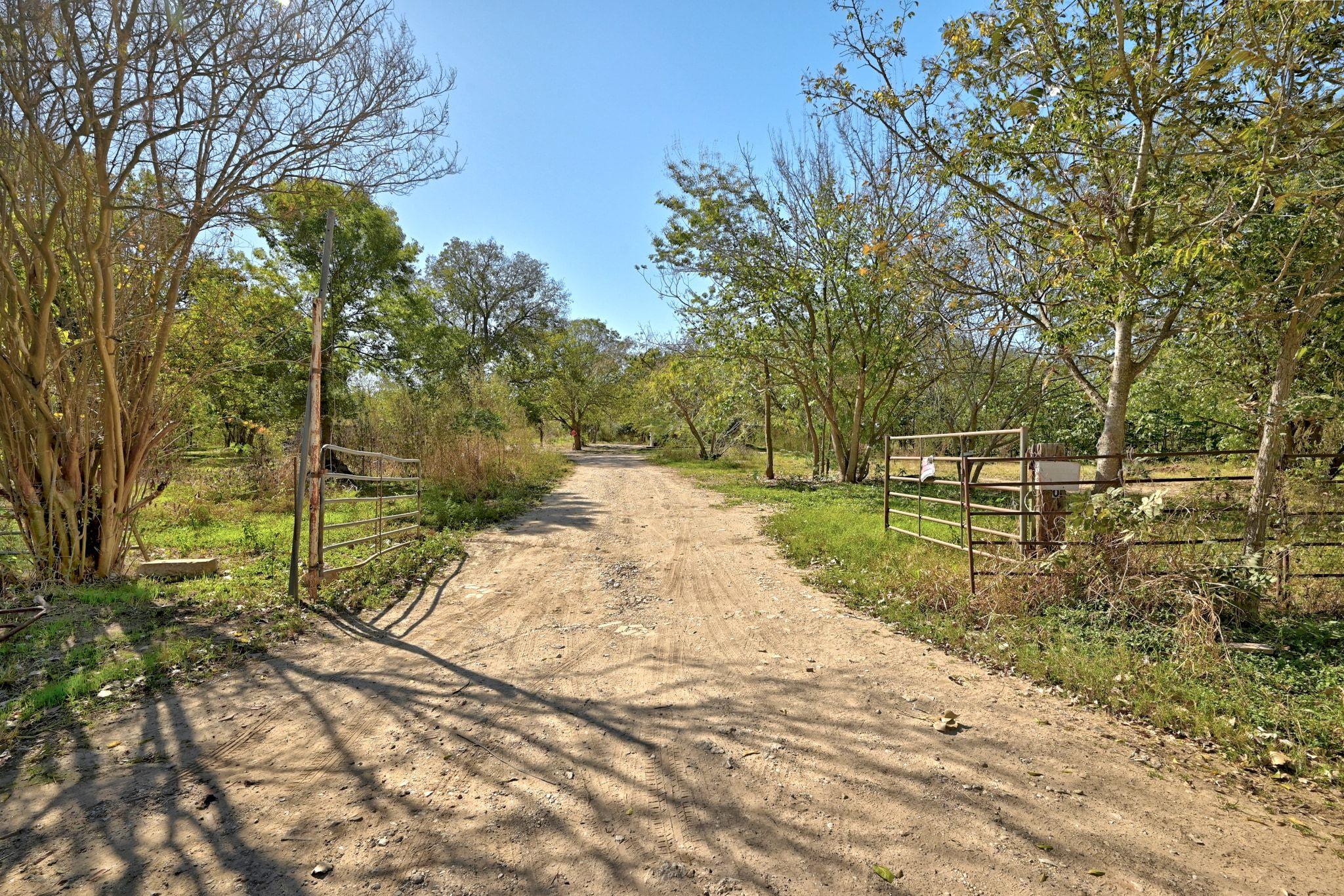 2004 Whirlaway DR, Del Valle, TX 78617