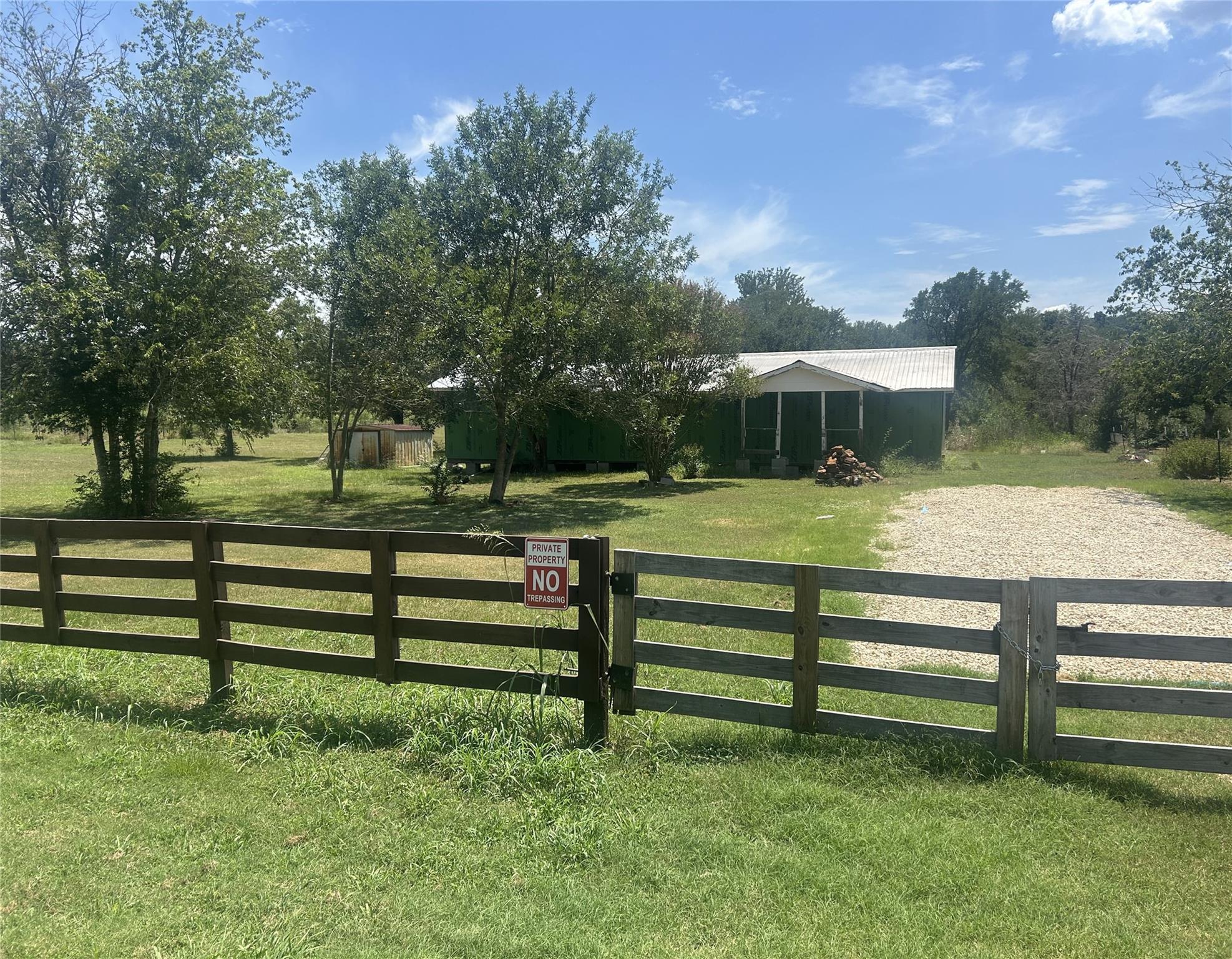 2175 Old Highway 20 Hw, Mcdade, TX 78650