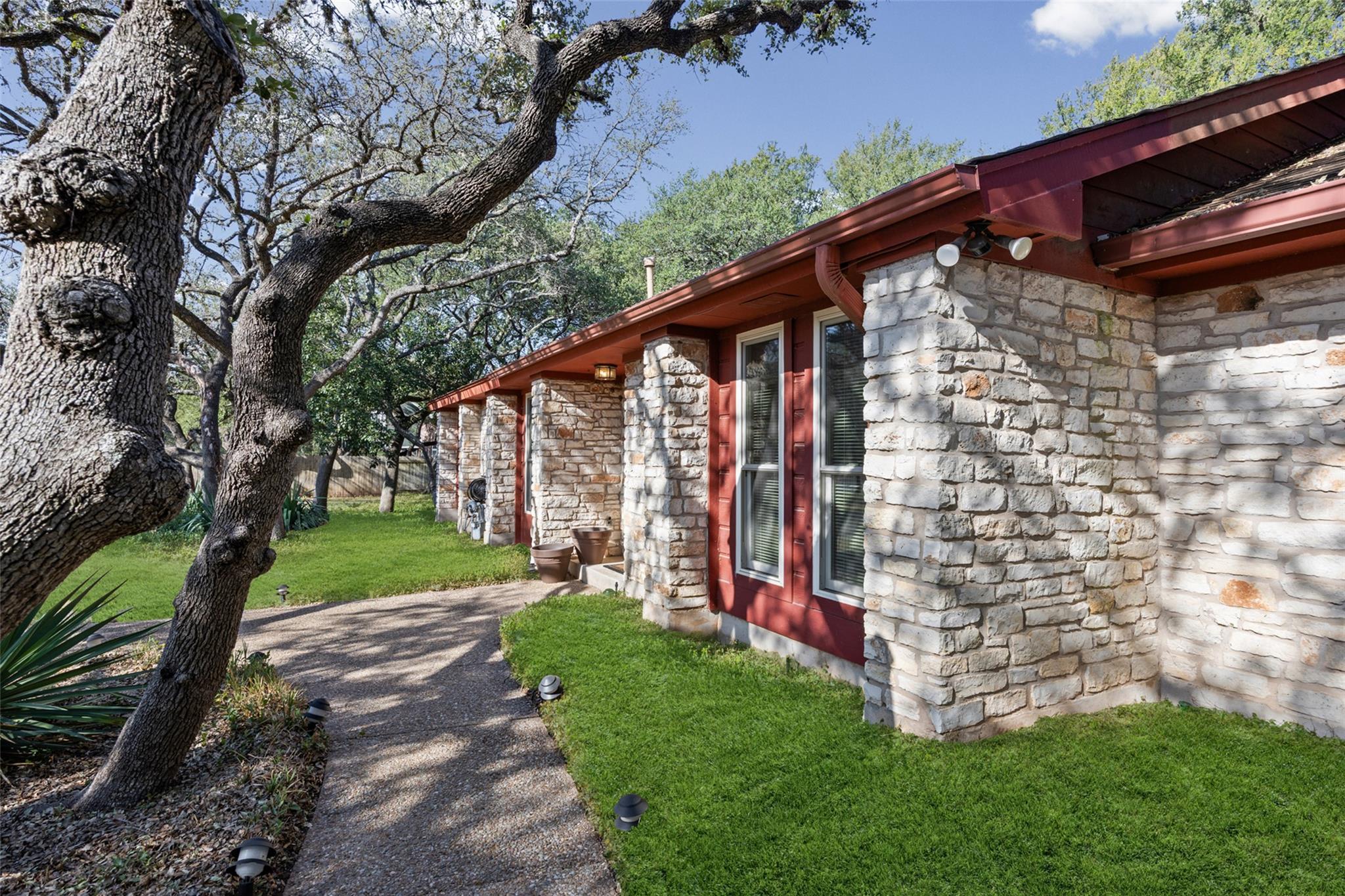 11006 Brodie LN, Austin, TX 78748