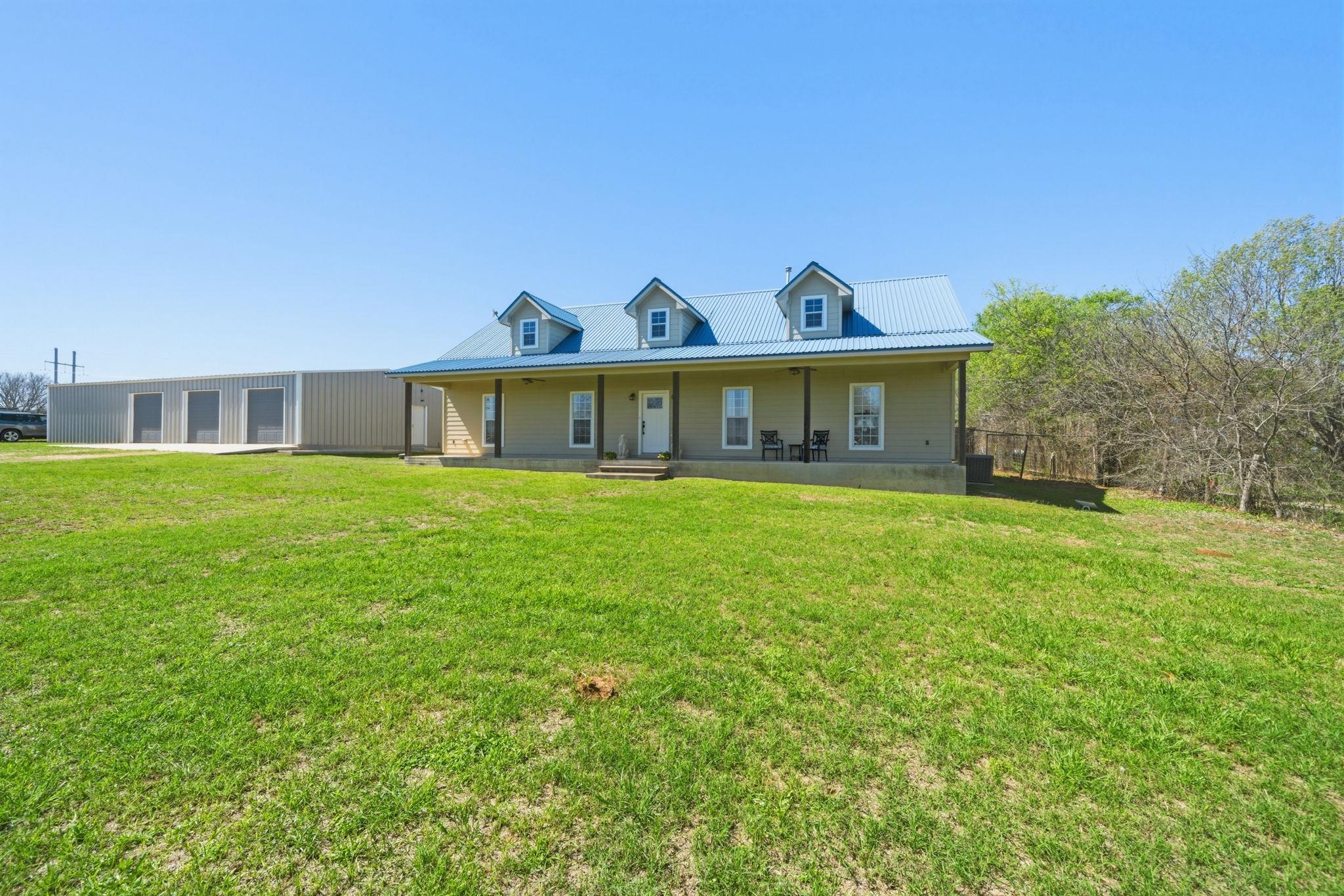 1516 Old Luling RD, Lockhart, TX 78644