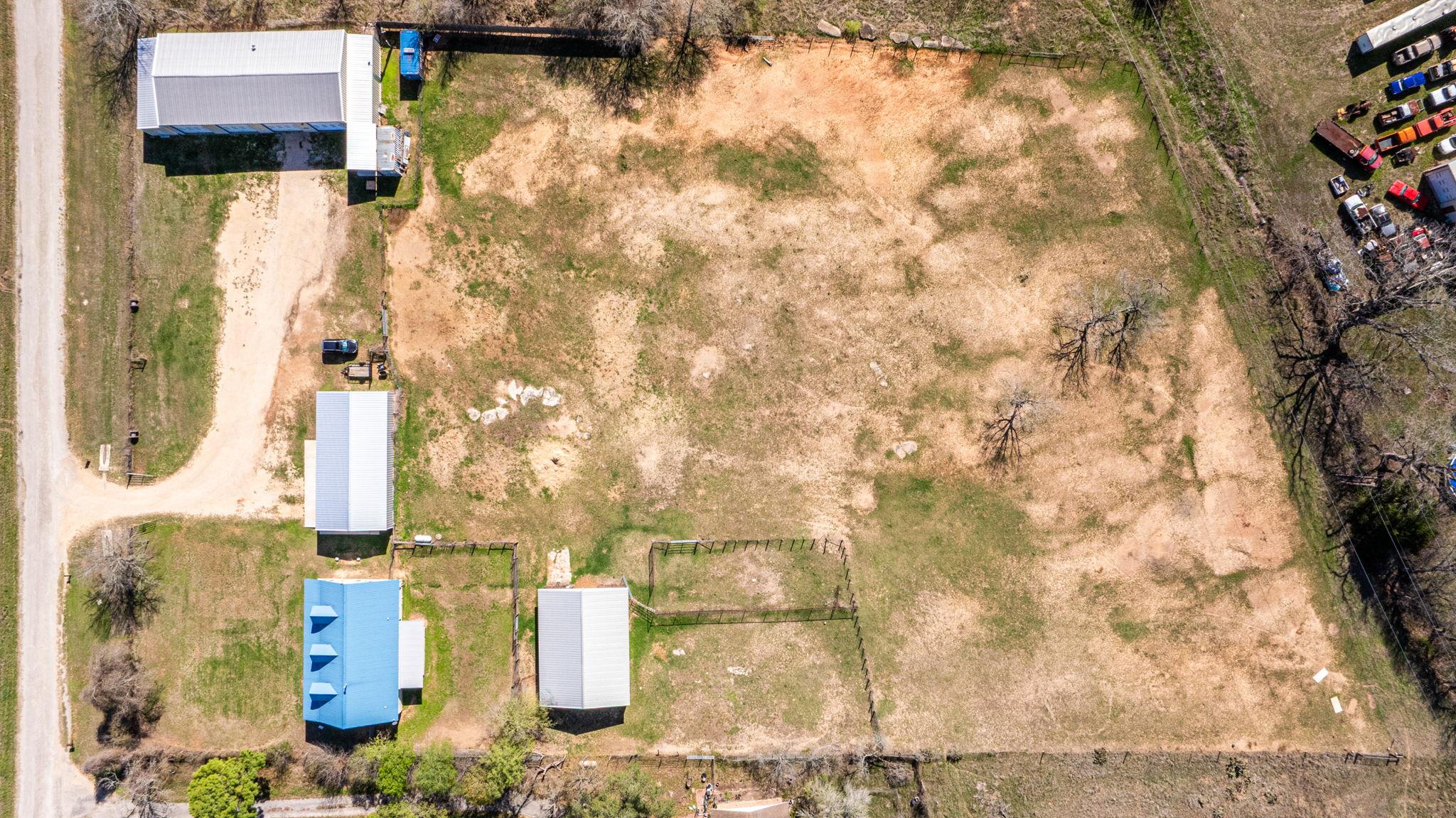 1516 Old Luling RD, Lockhart, TX 78644