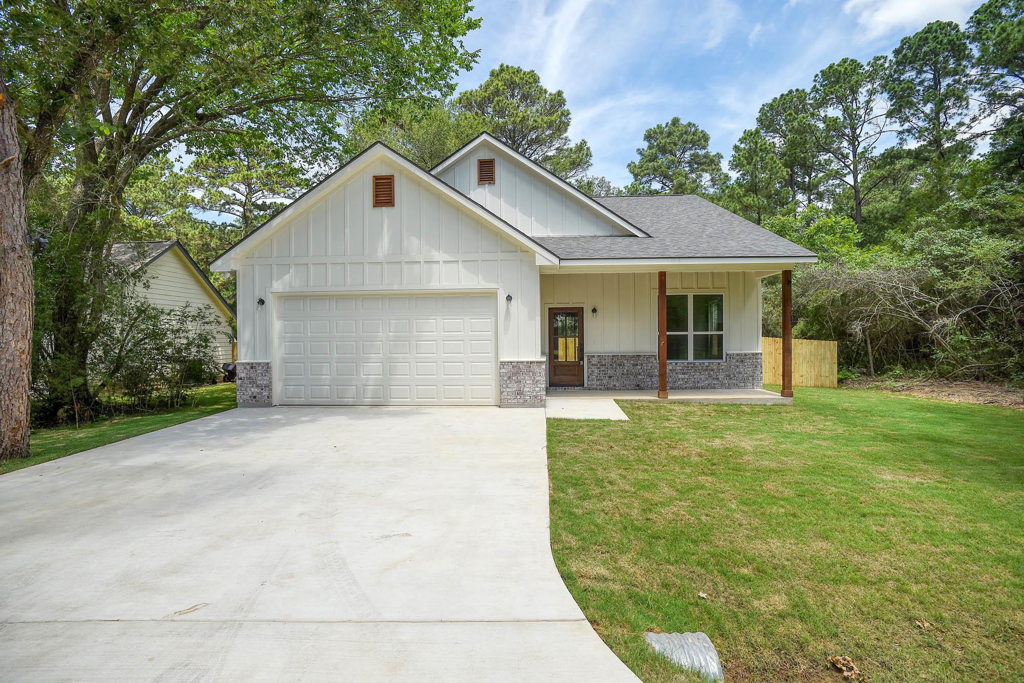 104 Pony Grass LN, Bastrop, TX 78602