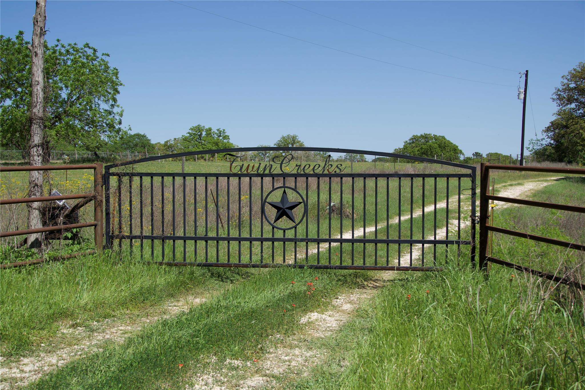 1035 Old Sayers RD, Elgin, TX 78621