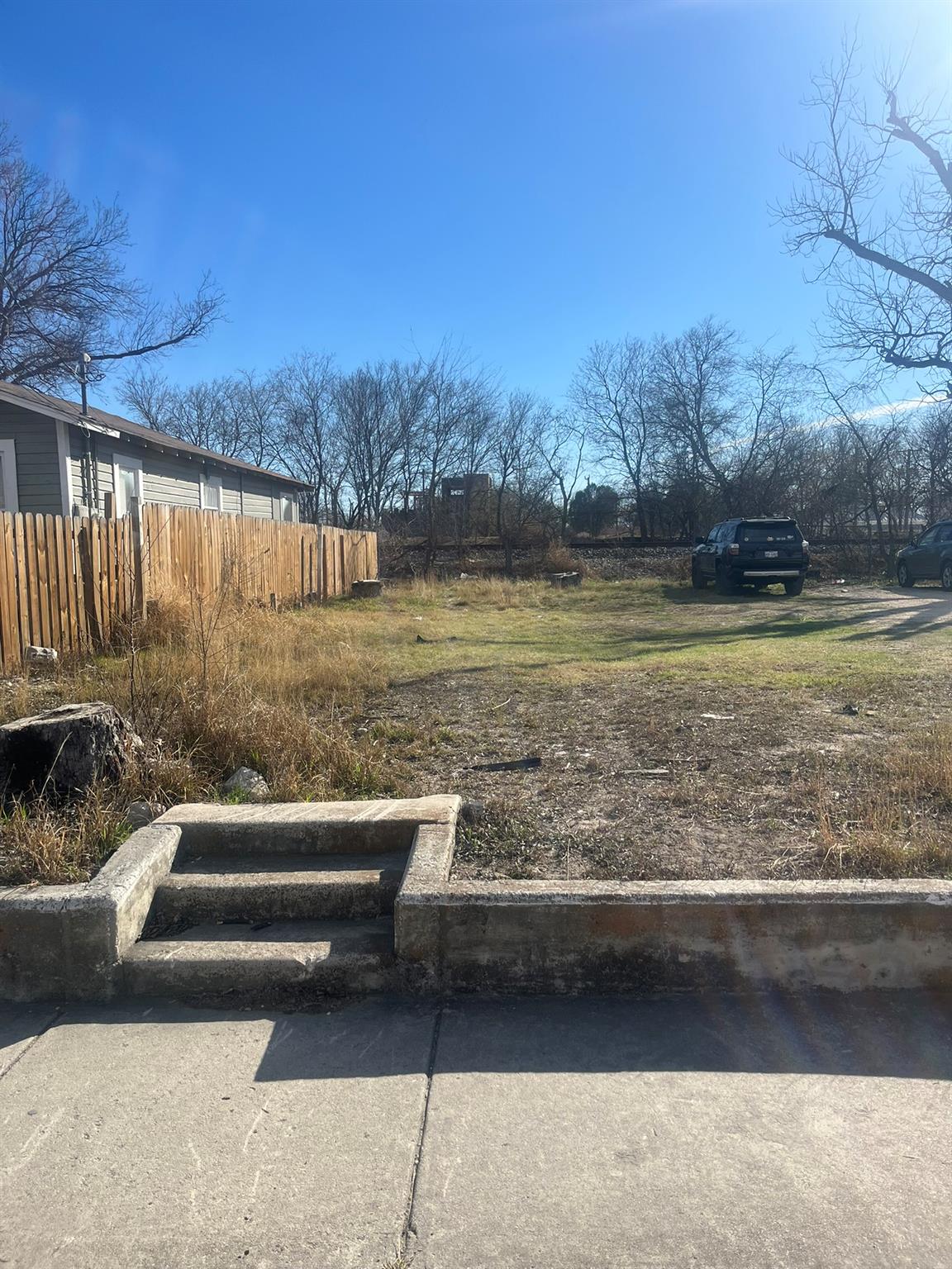 214 E Lachapelle, San Antonio, TX 78204
