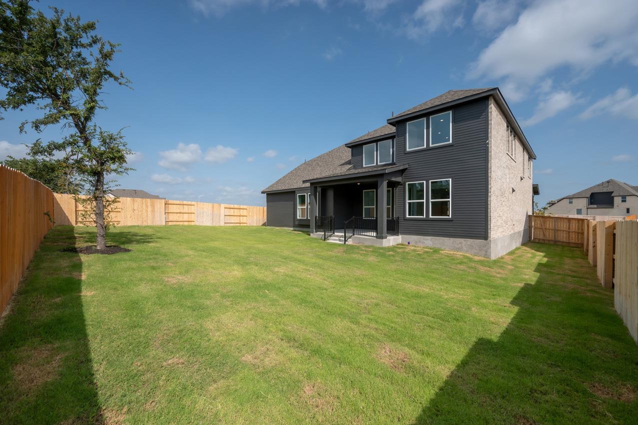 305 Luttrell LN, Liberty Hill, TX 78642