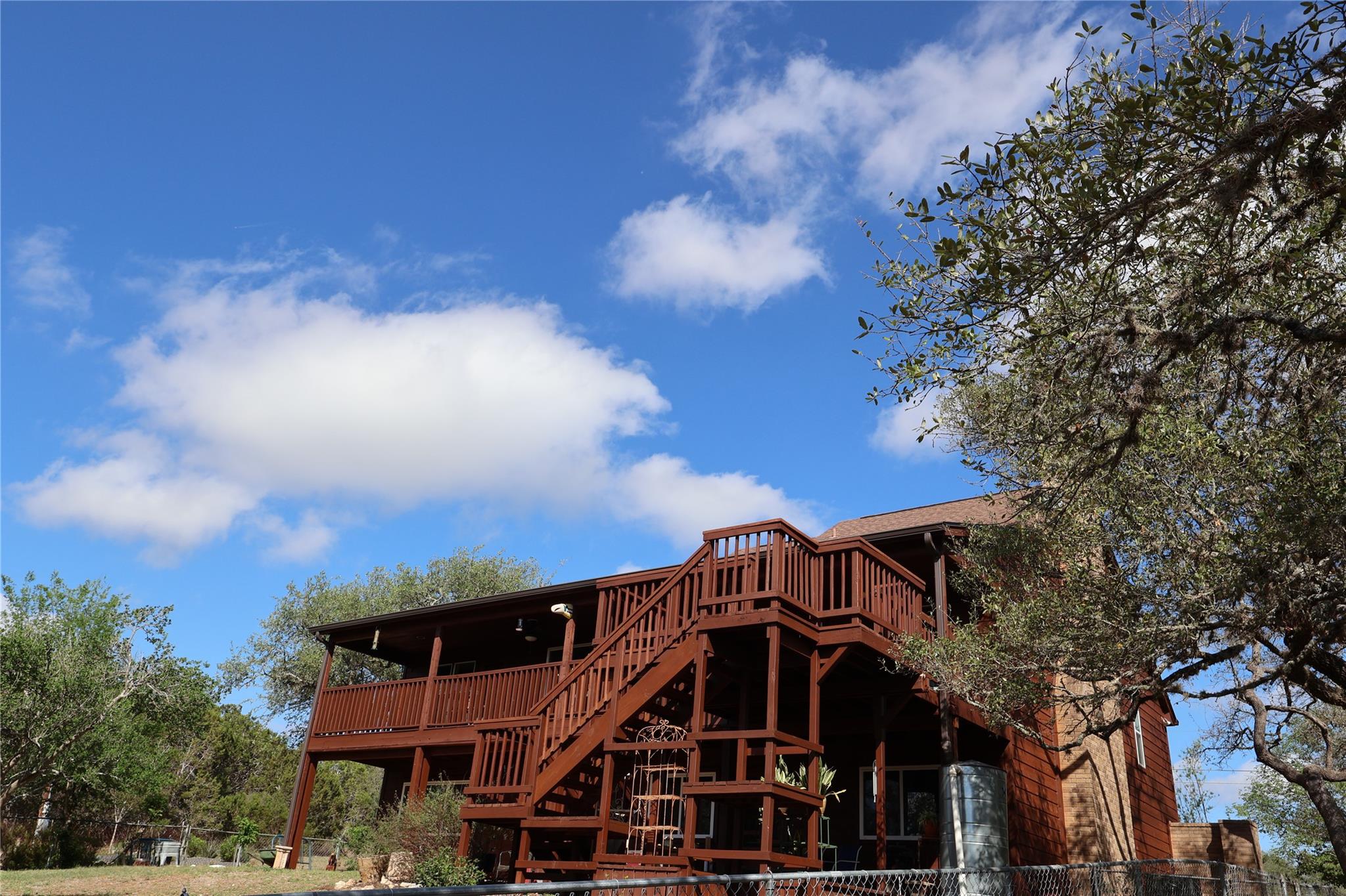 407 Pioneer TRL, San Marcos, TX 78666
