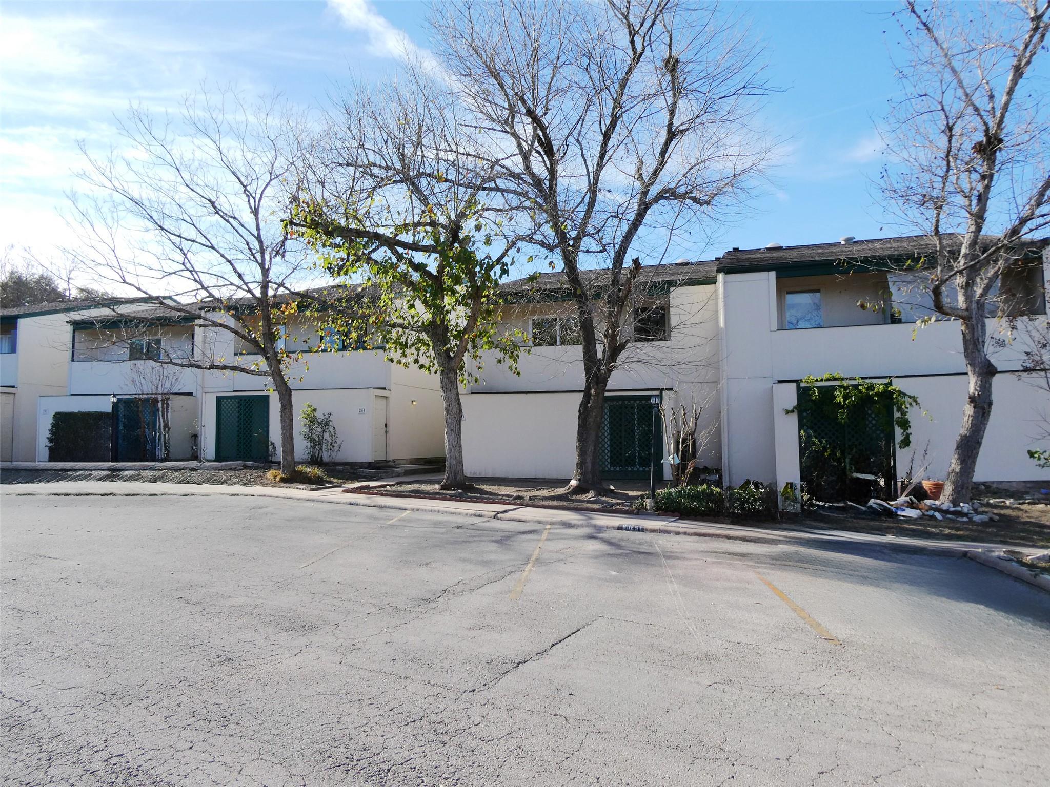 6718 Silvermine DR #103, Austin, TX 78736