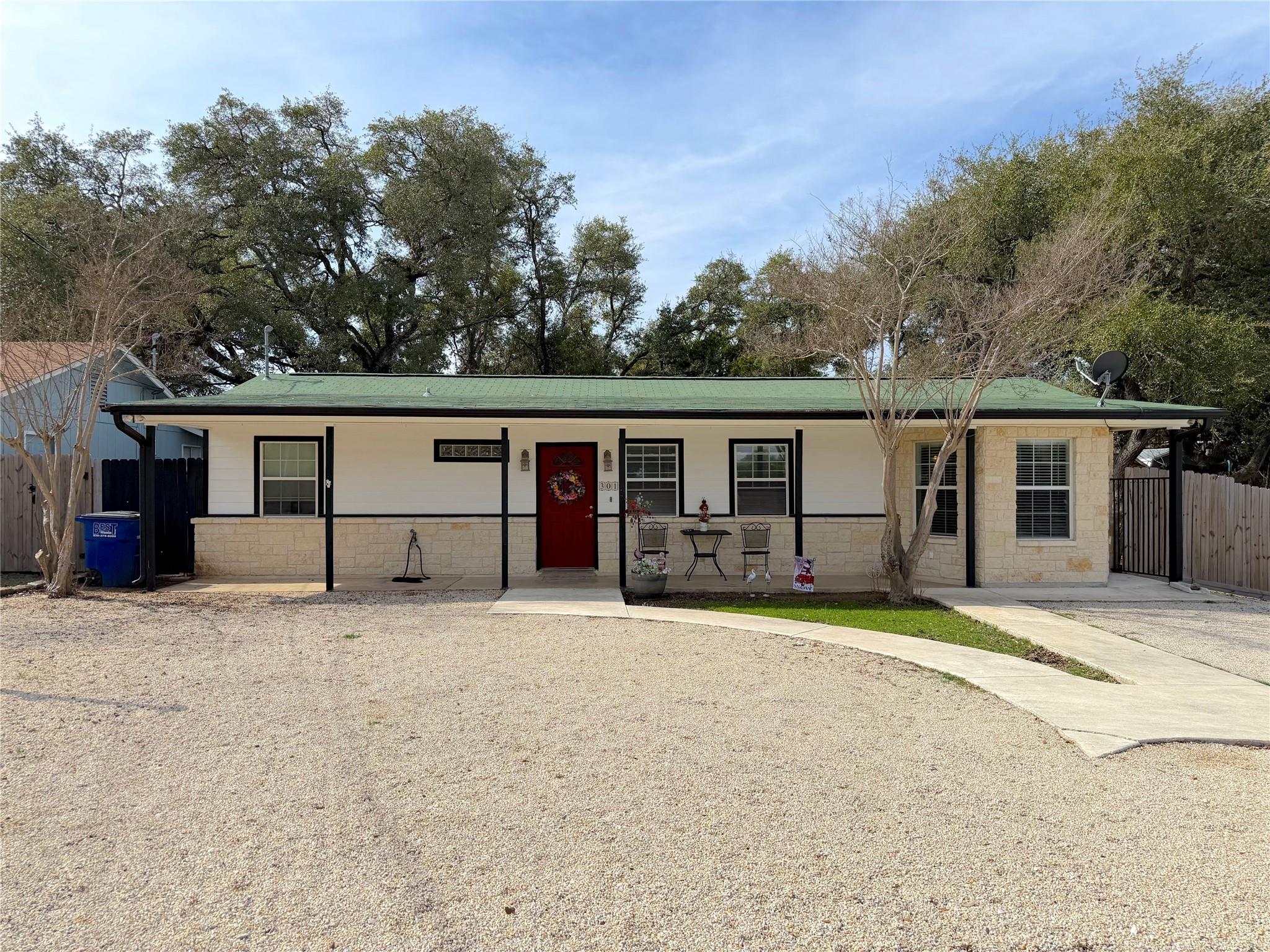 301 Canyon Edge, Canyon Lake, TX 78133