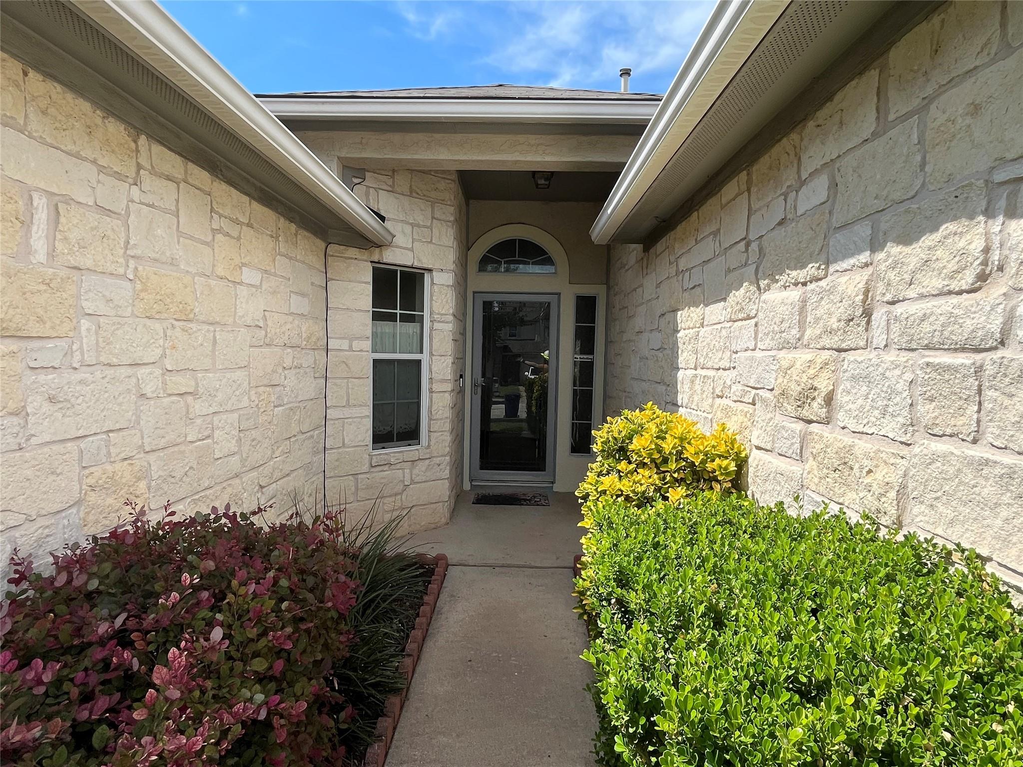 701 Los Robles RD, Leander, TX 78641