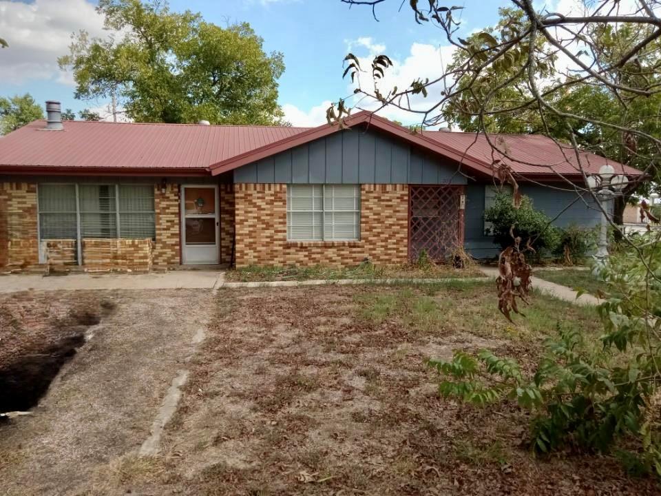 709 W 11th ST, Elgin, TX 78621