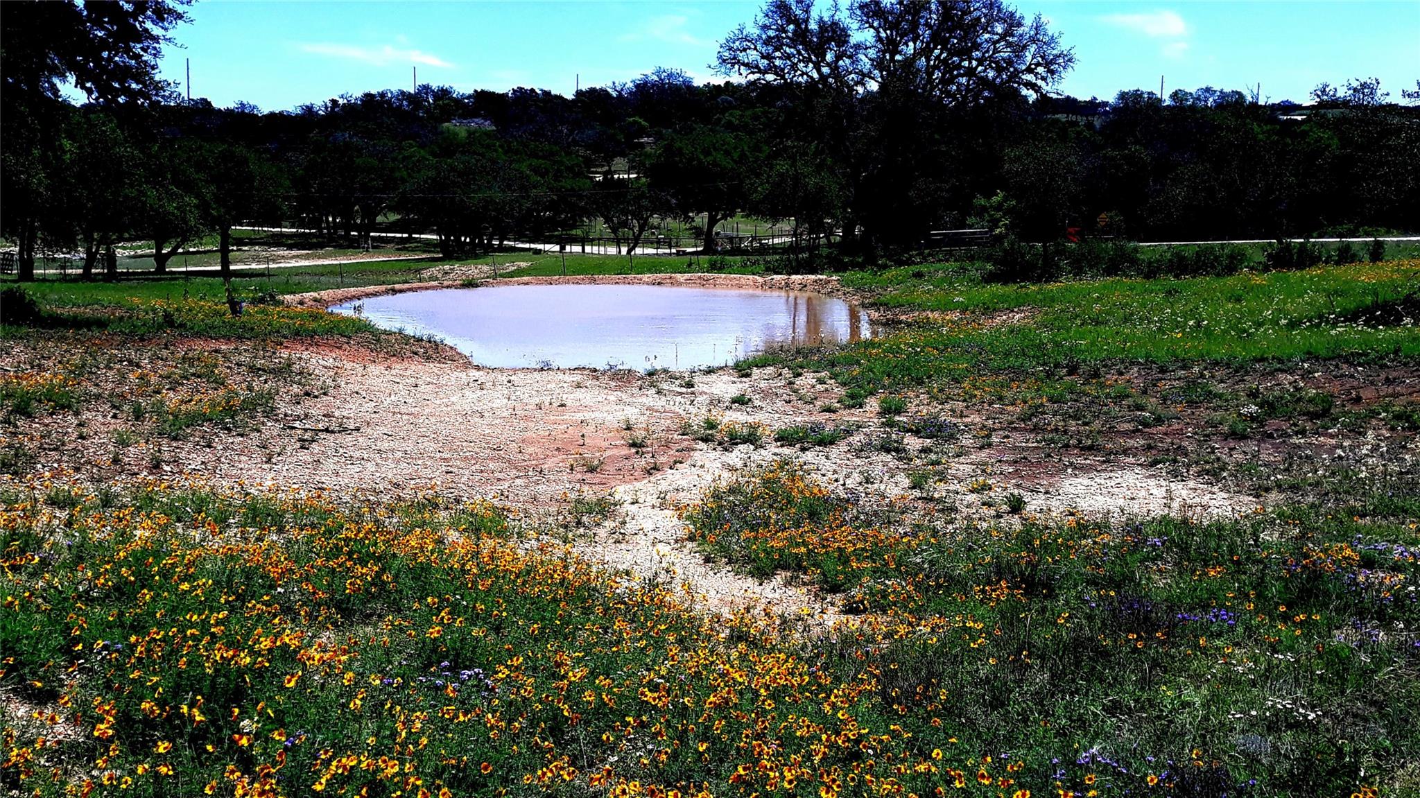 885 Stanton RD, Johnson City, TX 78636