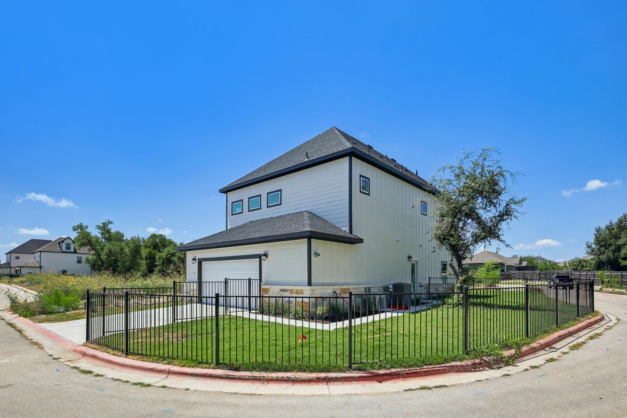 1301 Low Branch LN #9, Leander, TX 78641