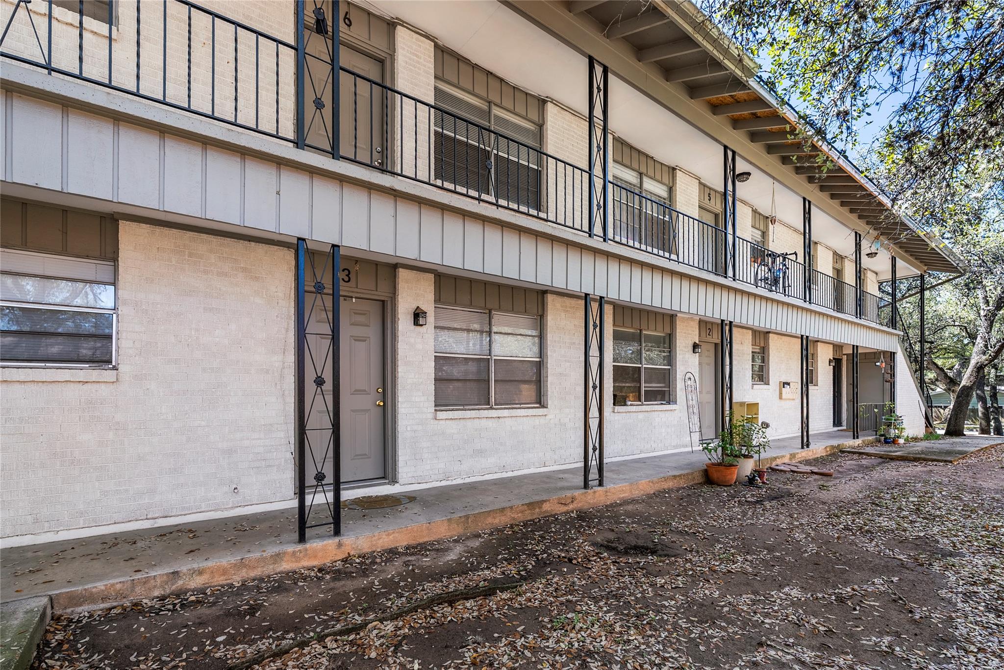 2411 S 5th ST, Austin, TX 78704