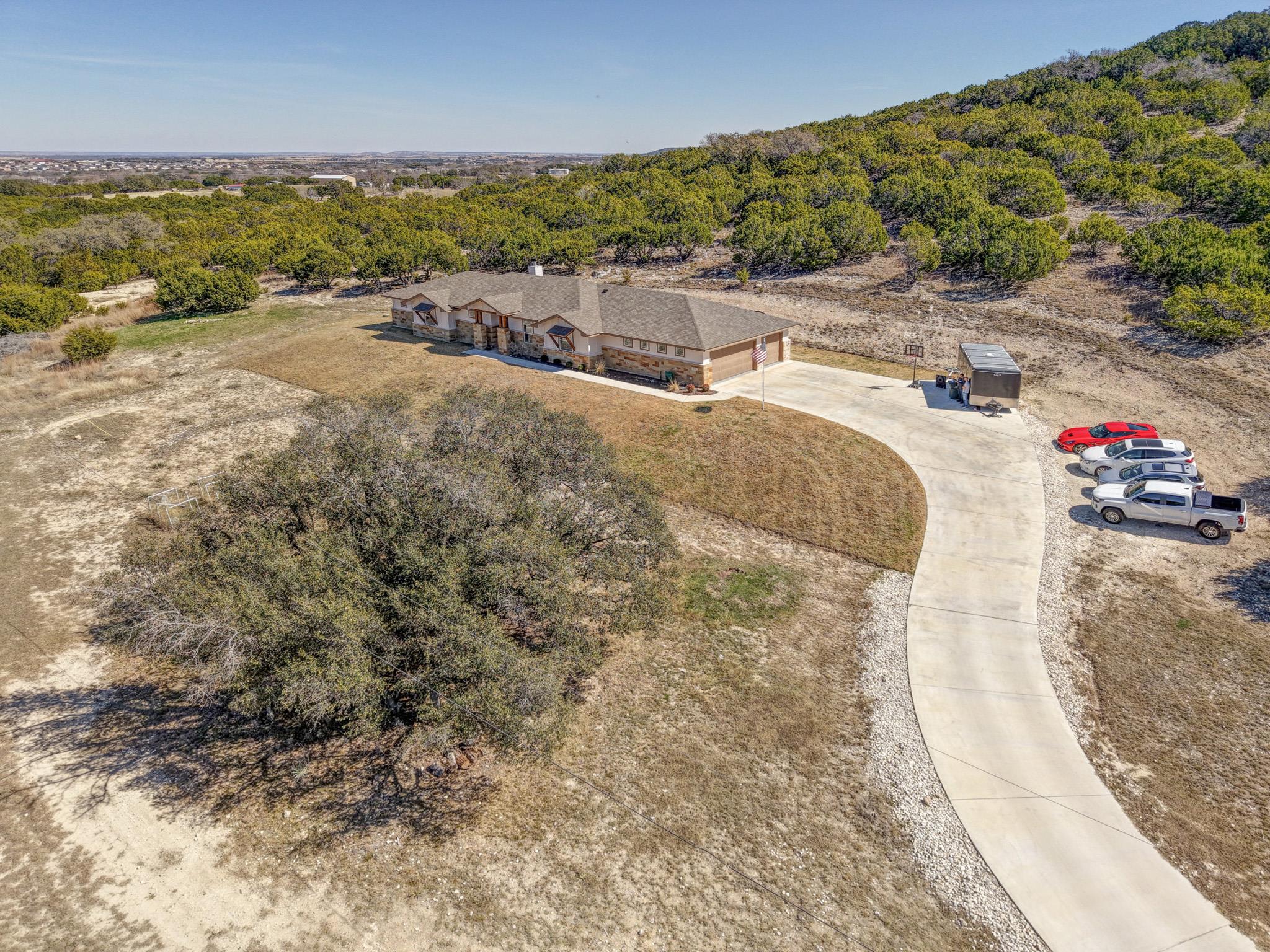 2807 Grimes Crossing RD, Copperas Cove, TX 76522