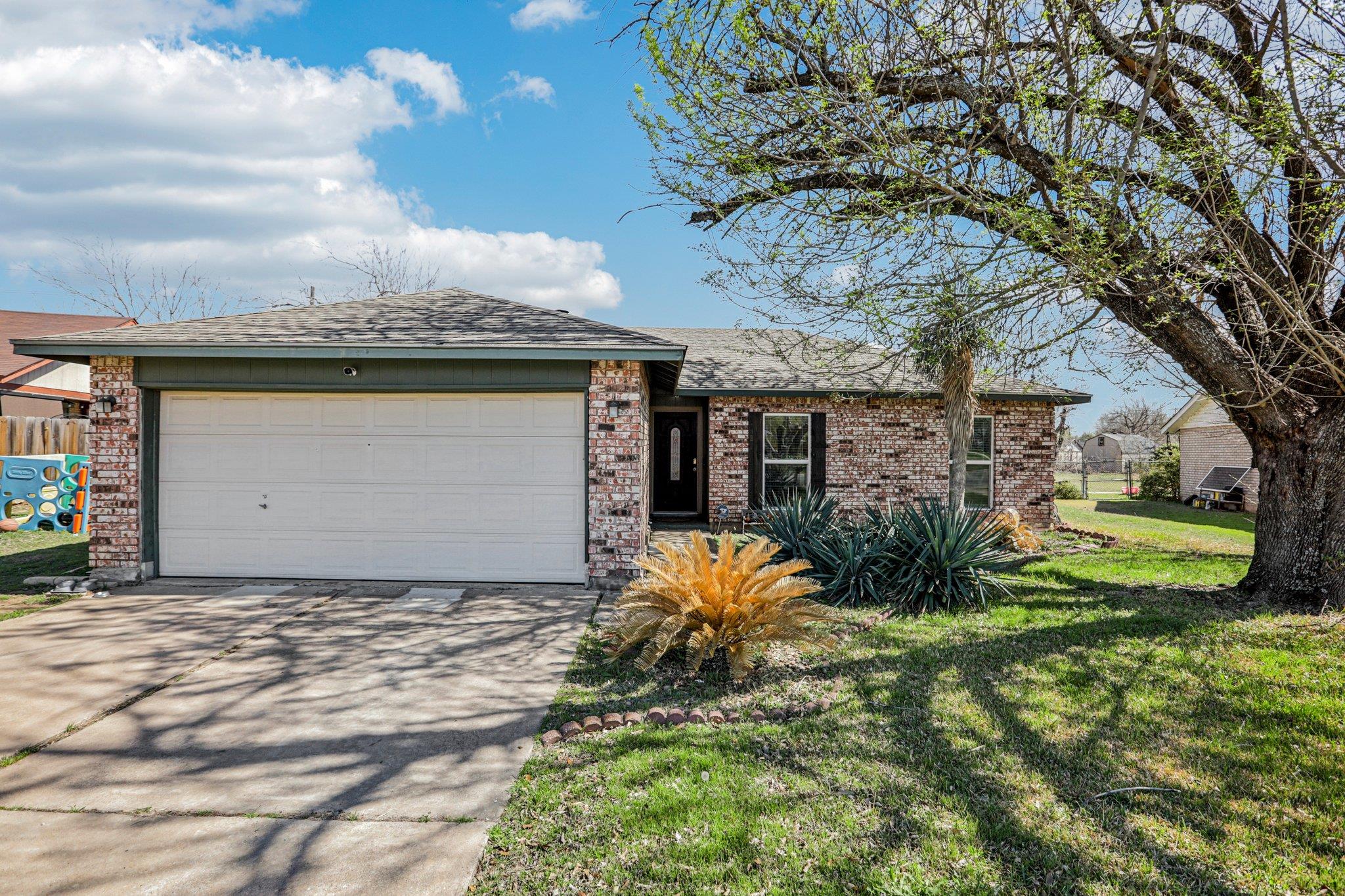 1107 Long Meadow DR, Round Rock, TX 78664