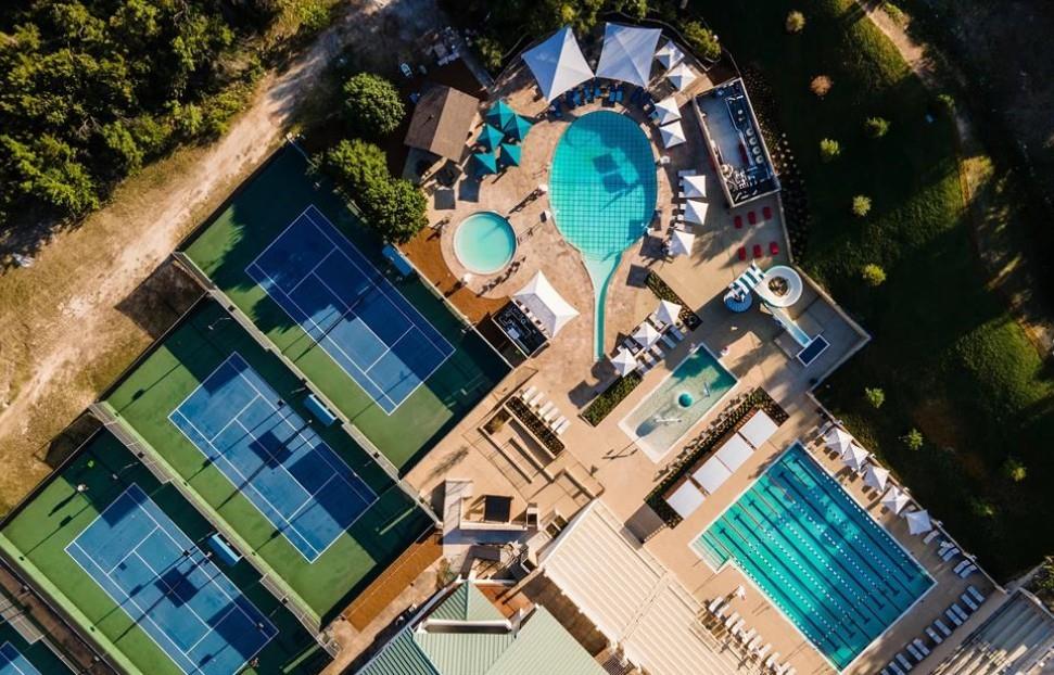 7 Sunview RD, The Hills, TX 78738
