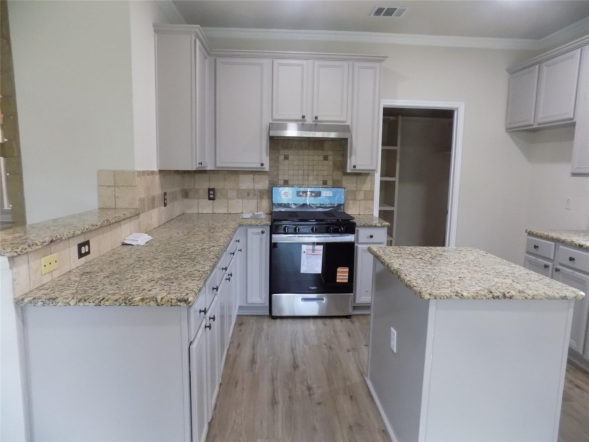 301 Thunderbay DR, Georgetown, TX 78626