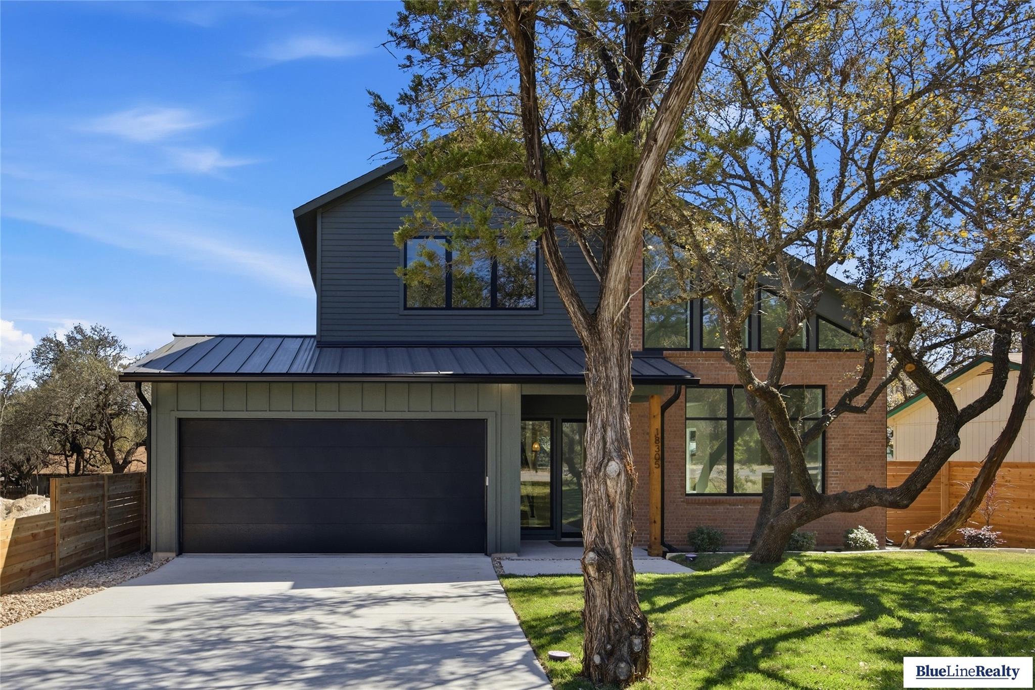 18305 Lake Oaks DR, Jonestown, TX 78645