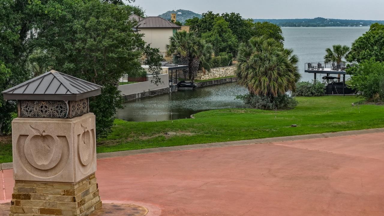 67 Applehead Island DR, Horseshoe Bay, TX 78657