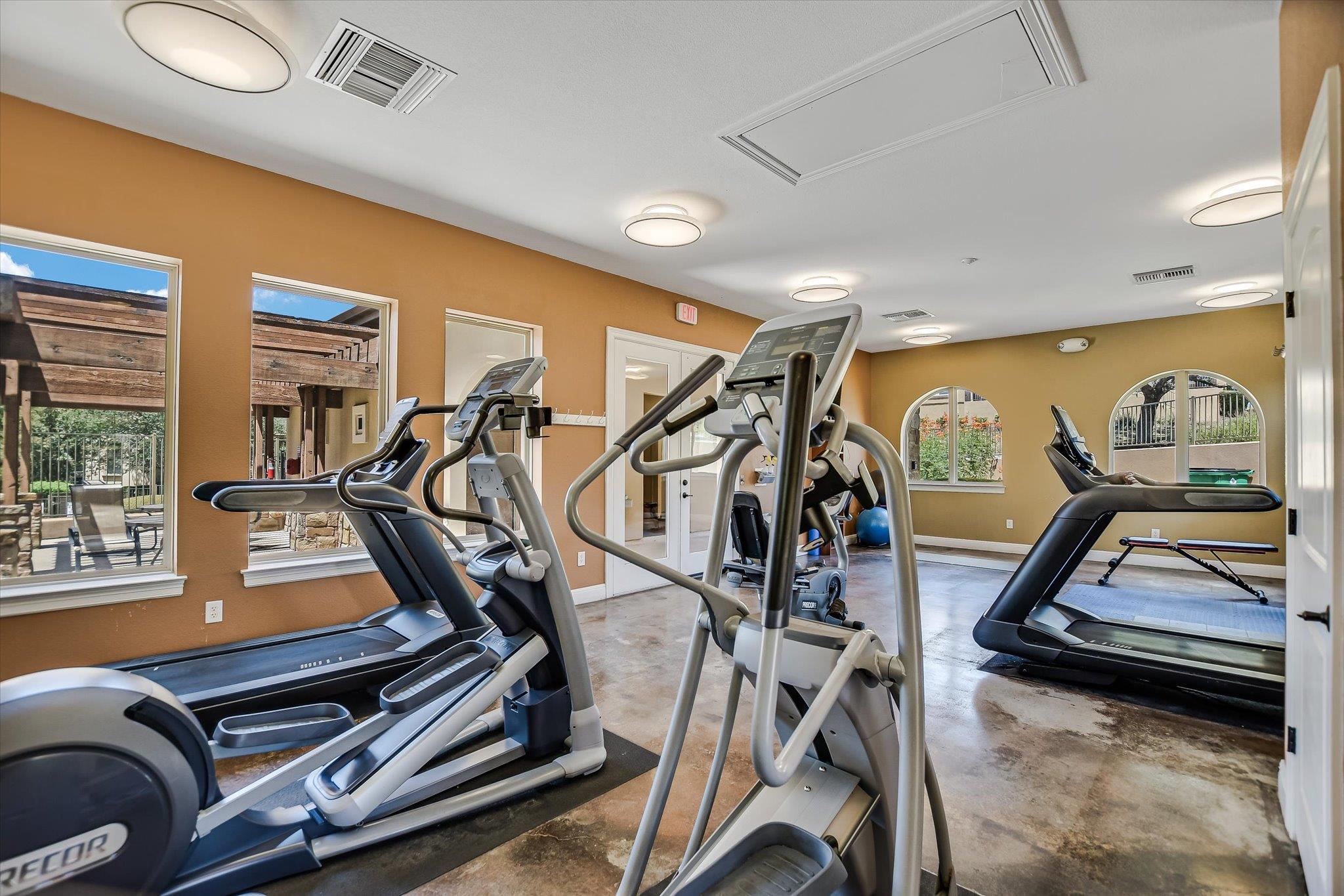 335 Lombardia DR #19E, Austin, TX 78734