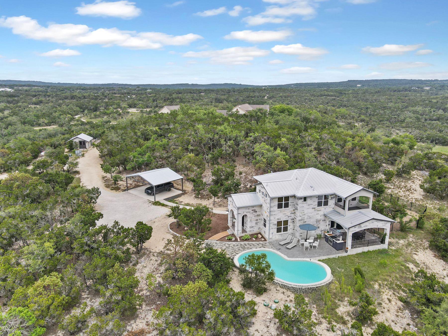 910 Plant Lady LN, Dripping Springs, TX 78620