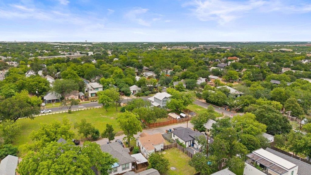 1909 College ROW, Austin, TX 78702