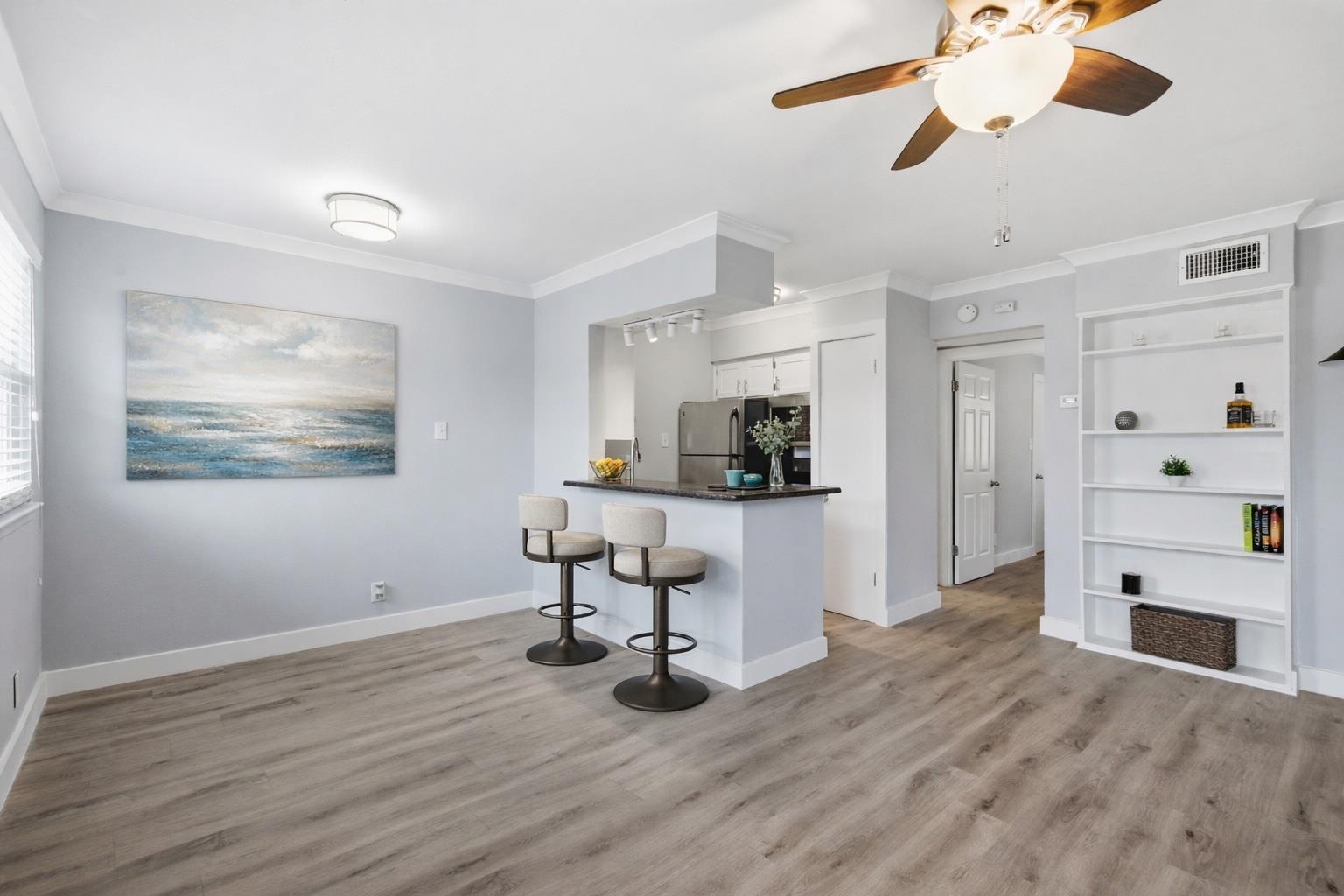 2401 Manor RD #232, Austin, TX 78722