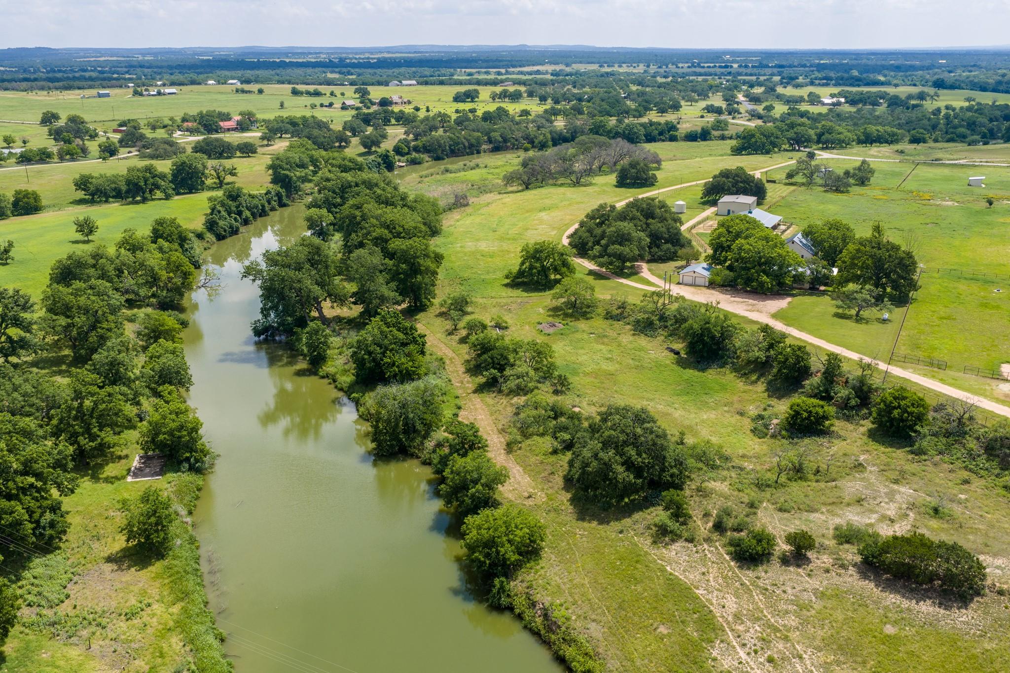 249 Eureka LN, Fredericksburg, TX 78624