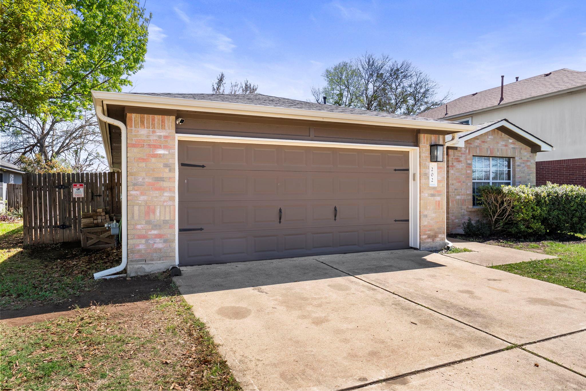 202 Matthew CV, Hutto, TX 78634