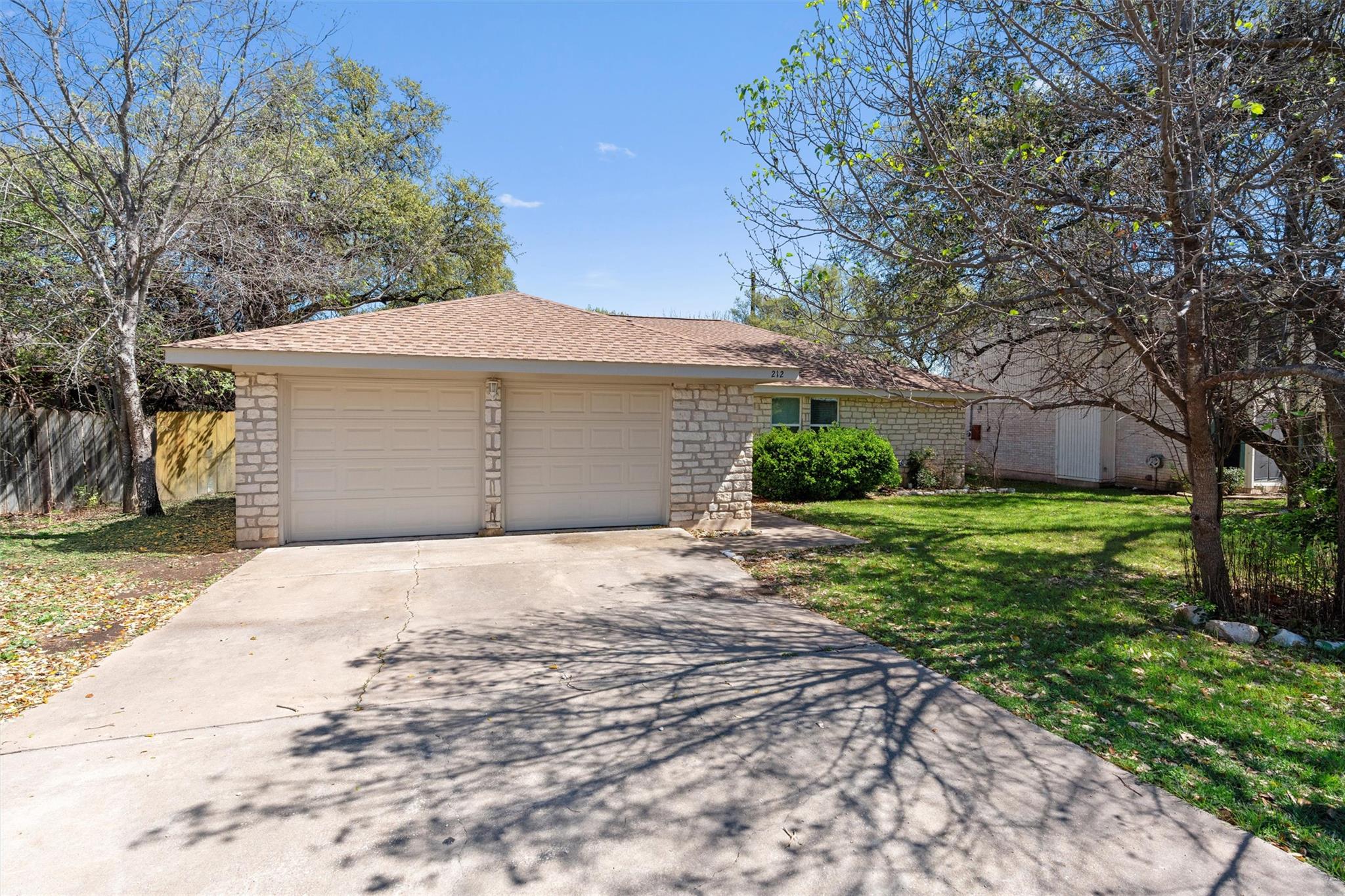 212 Rockcrest DR, Georgetown, TX 78628