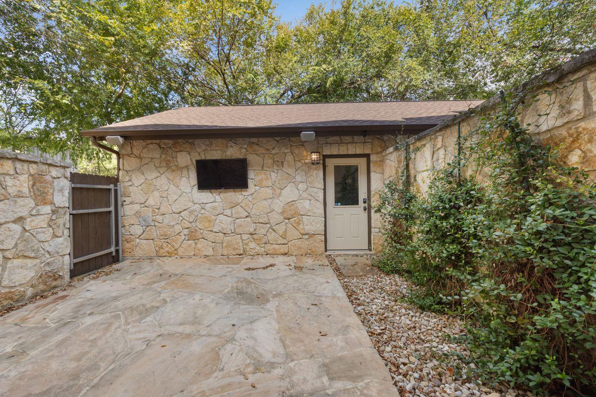 2002 Kinney Ave #A, Austin, TX 78704