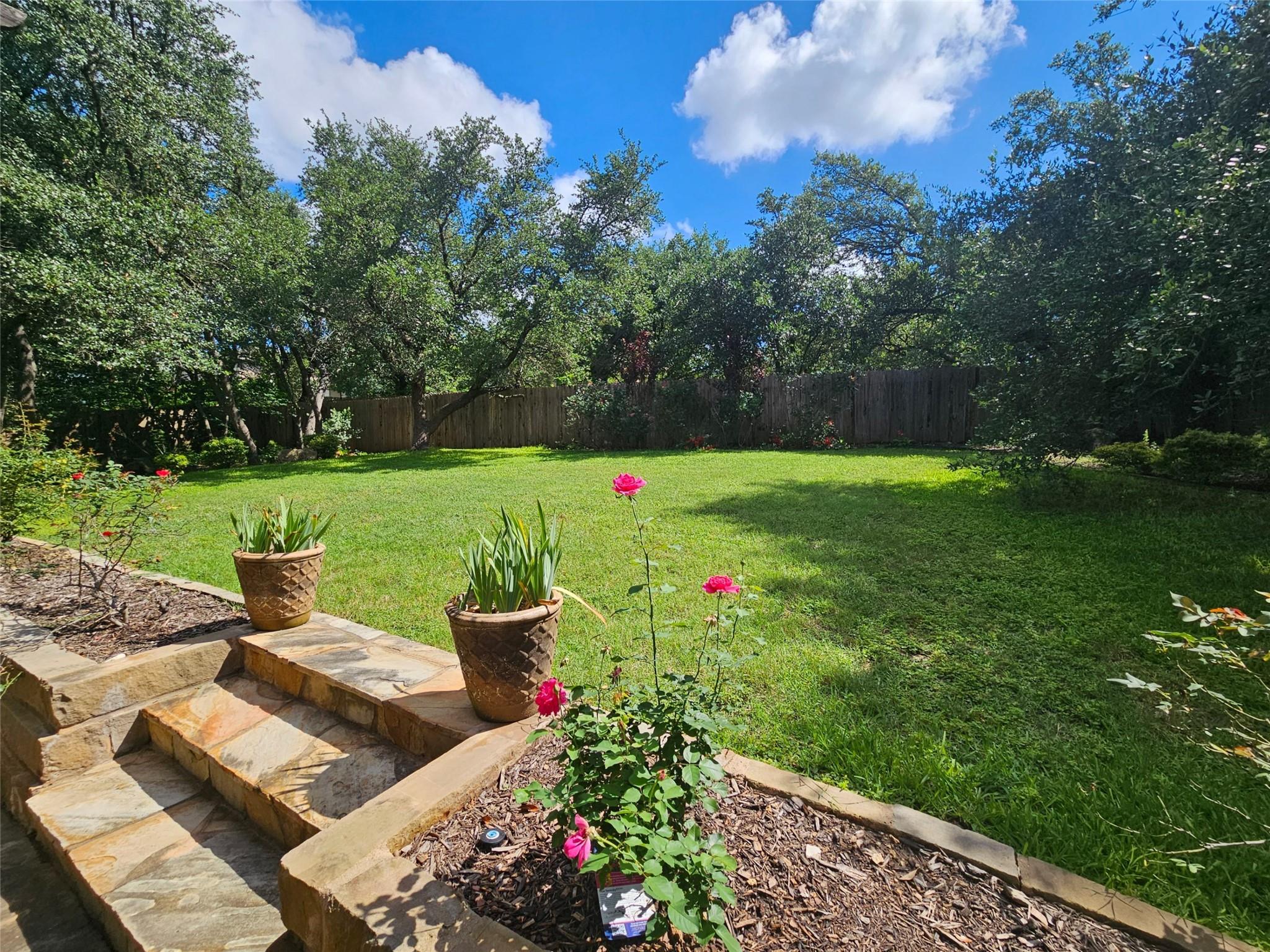 10033 Longhorn SKWY, Dripping Springs, TX 78620