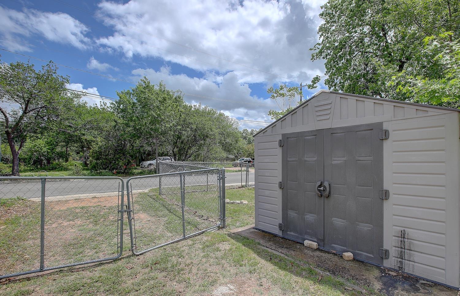 1307 Vine ST, Georgetown, TX 78626