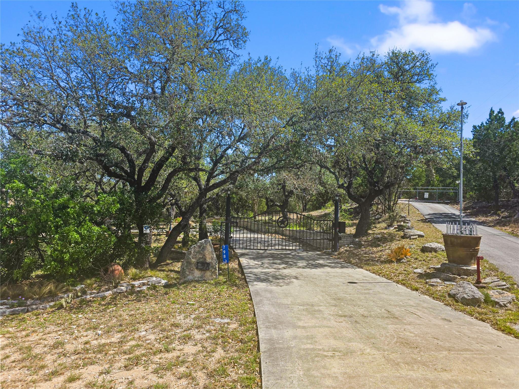 798 Fawn TRL, Canyon Lake, TX 78133