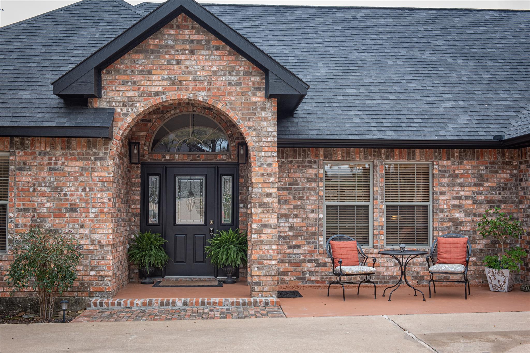 105 Wallace Riddell DR, Burnet, TX 78611