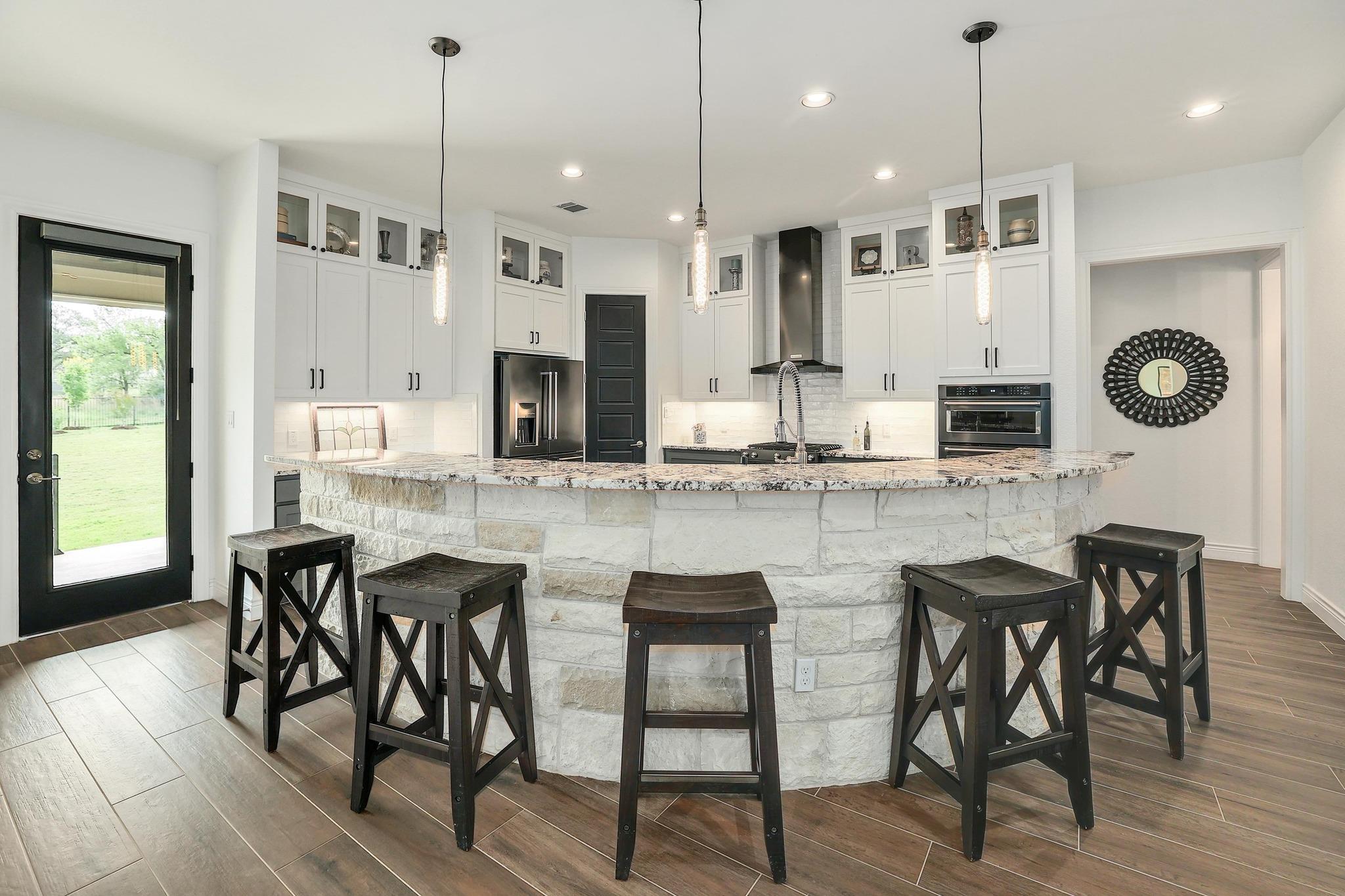 105 Graystone LN, Georgetown, TX 78633