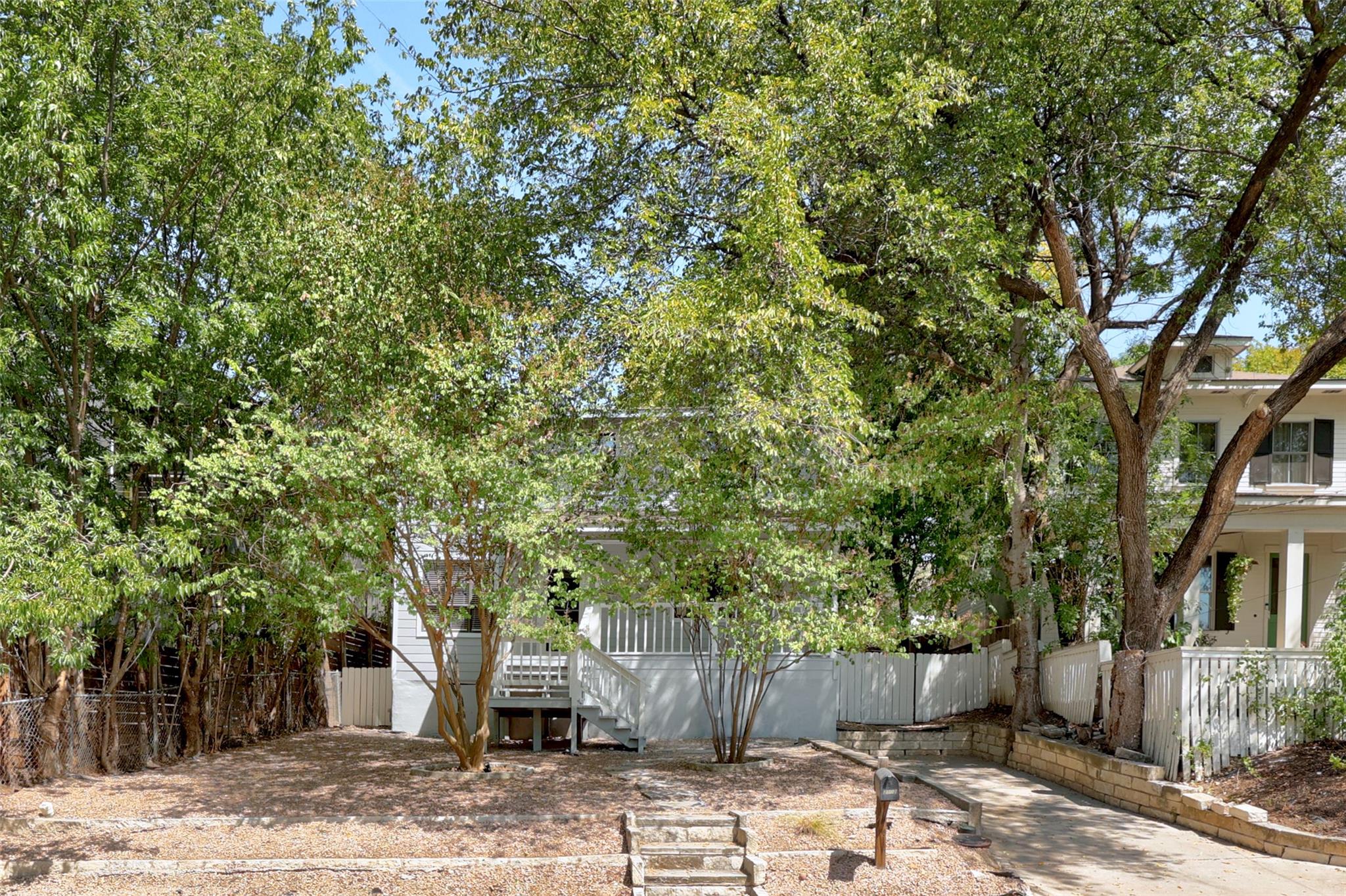 2102 E 8th ST, Austin, TX 78702